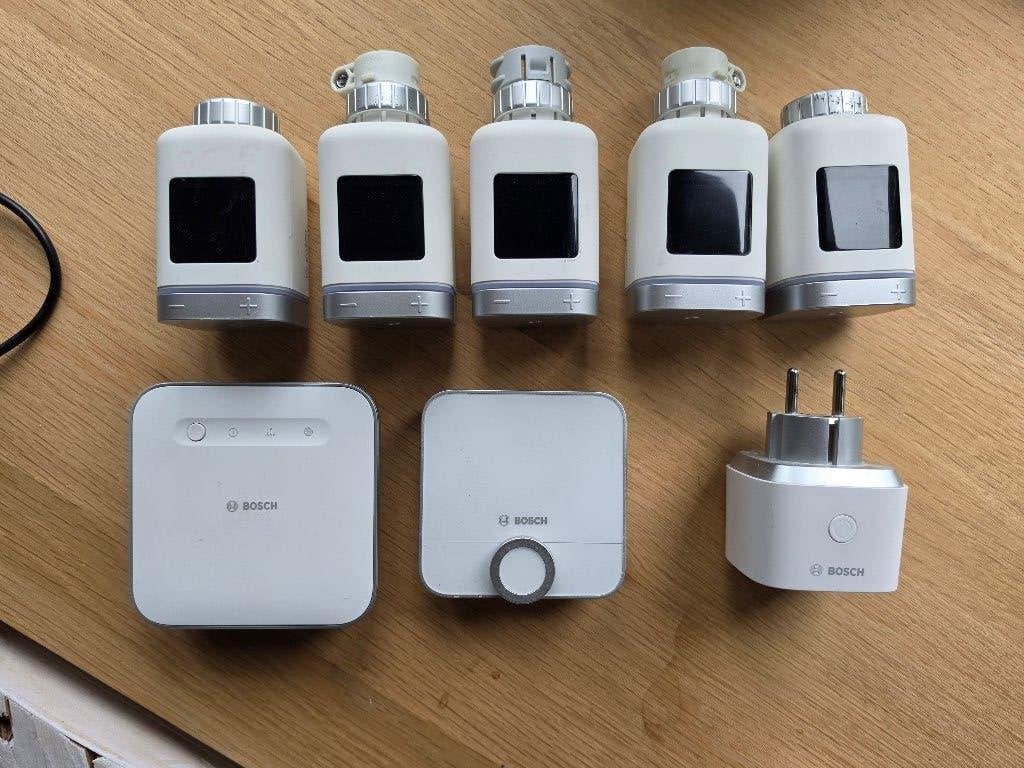 Bosch 5x radiator thermostaat, controller & kamerthermostaat, Doe-het-zelf en Verbouw, Minder dan 30 cm, Overige typen, Minder dan 60 cm