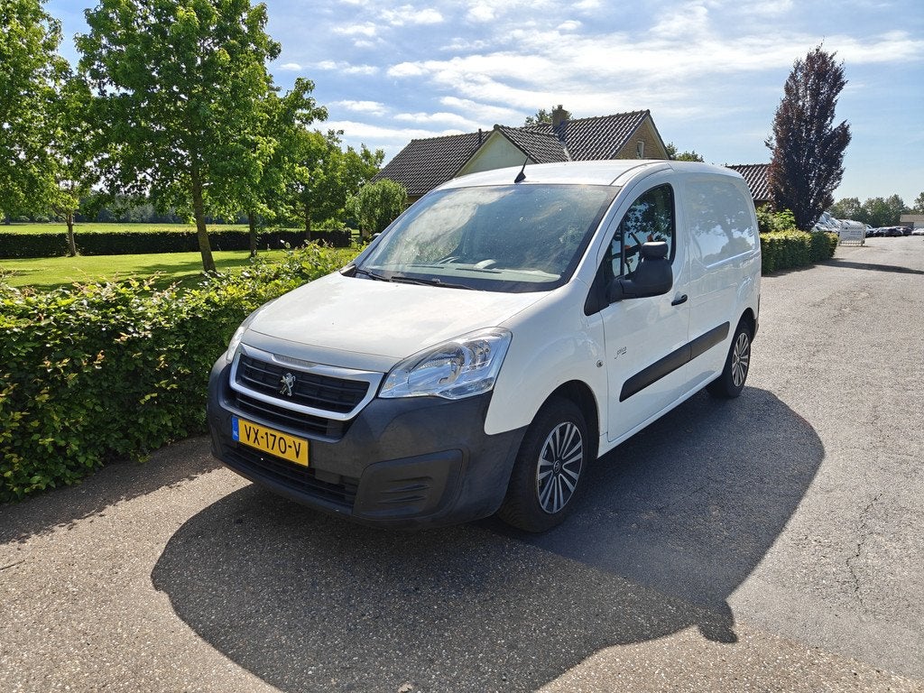 Peugeot Partner 120 1.6 BlueHDi 100 L1 Première AIRCO/NAVI, Auto diversen, Schadeauto's, Wijheseweg 65
8107PJ  BROEKLAND OV, NL