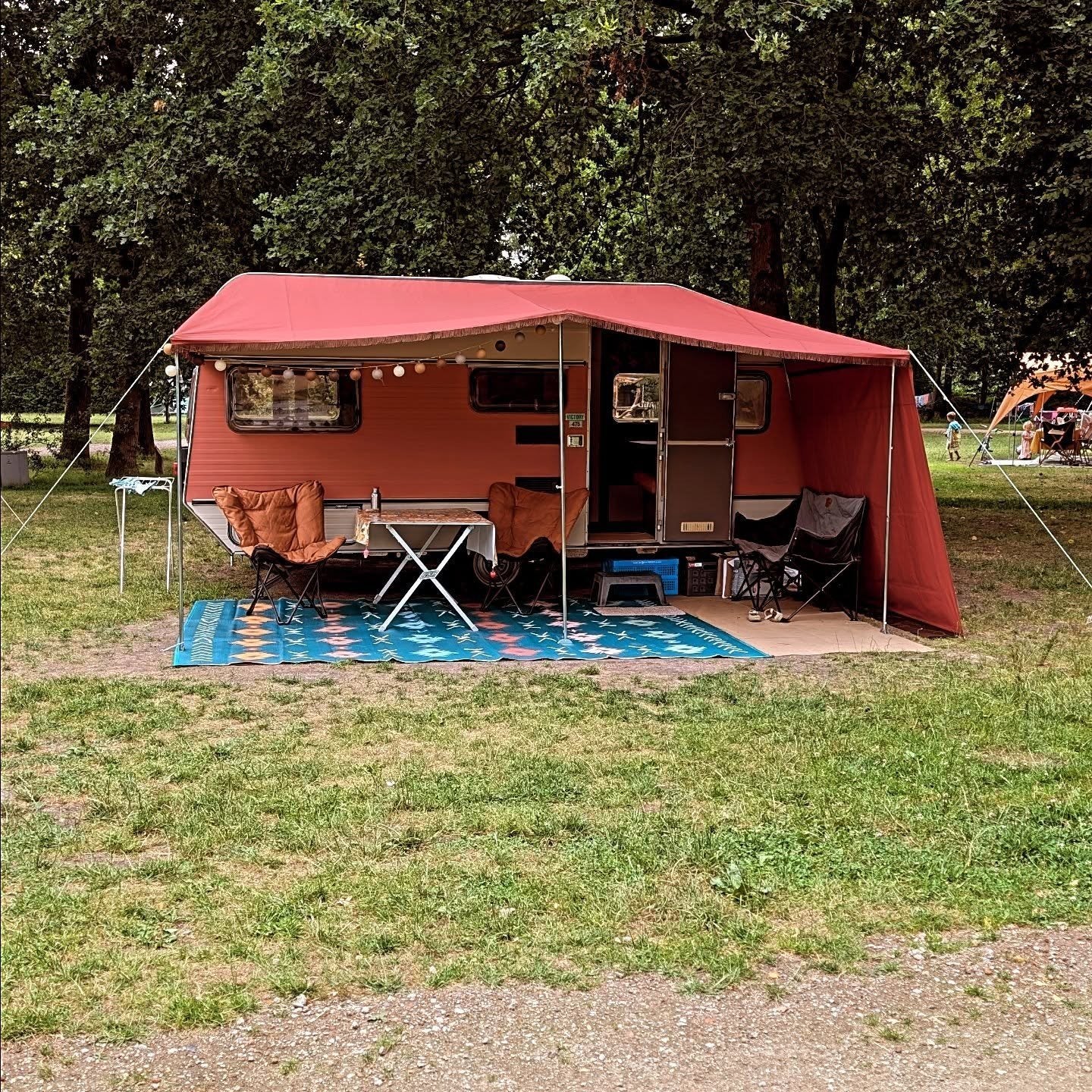 Gezellige retro caravan Chateau victory 475, Treinzit, 750 - 1000 kg, Particulier, 4 tot 5 meter