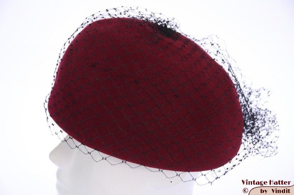 Vintage dameshoed Cocktail hoed bordeaux rood met kant 55 =S, Kleding | Dames, Ophalen of Verzenden, Gedragen, 55 cm (S, 6⅞ inch) of minder