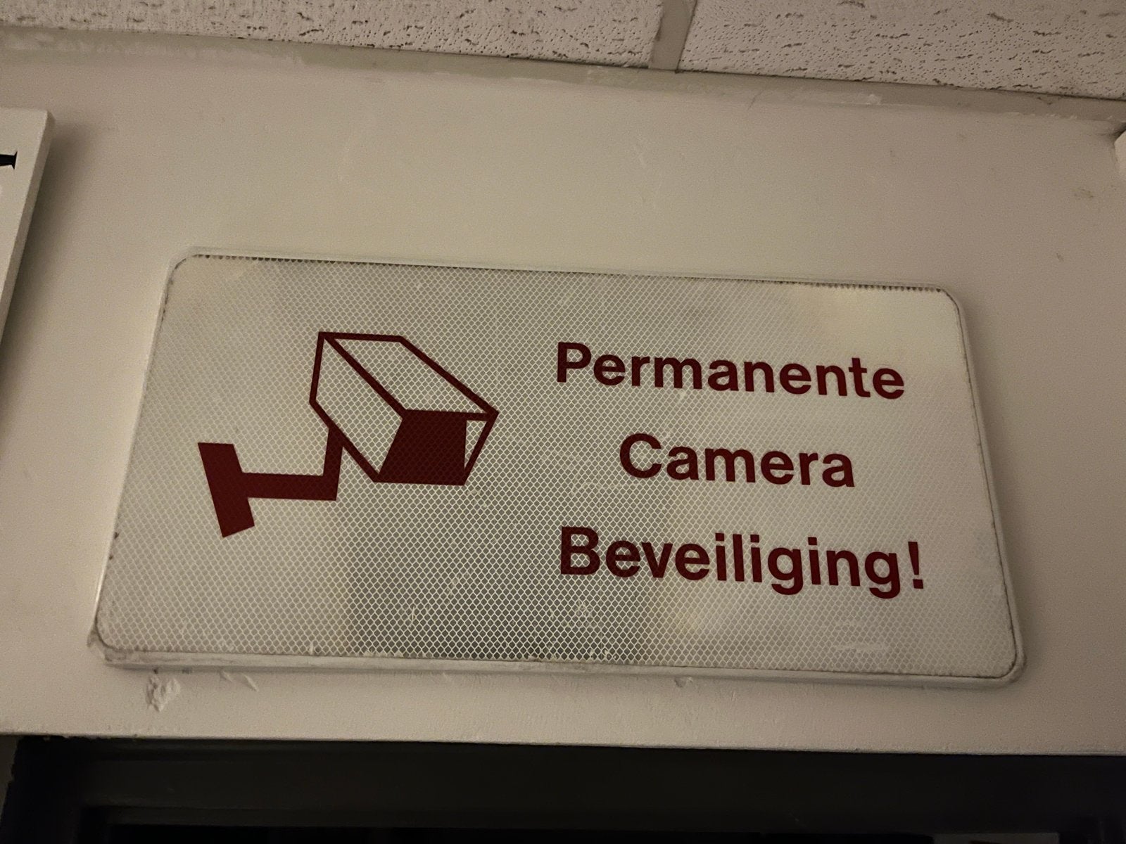 Mancave bord "Permanente Camera Beveiliging!", Gebruikt, Overige stijlen, Kunststof, Ophalen of Verzenden