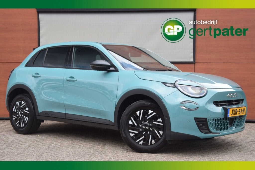 Fiat 600 1.2 Hybrid Urban Keyless/Carplay/Camera/Clima/Dodeh, Auto's, Automaat, Gebruikt, Zwart, 1199 cc