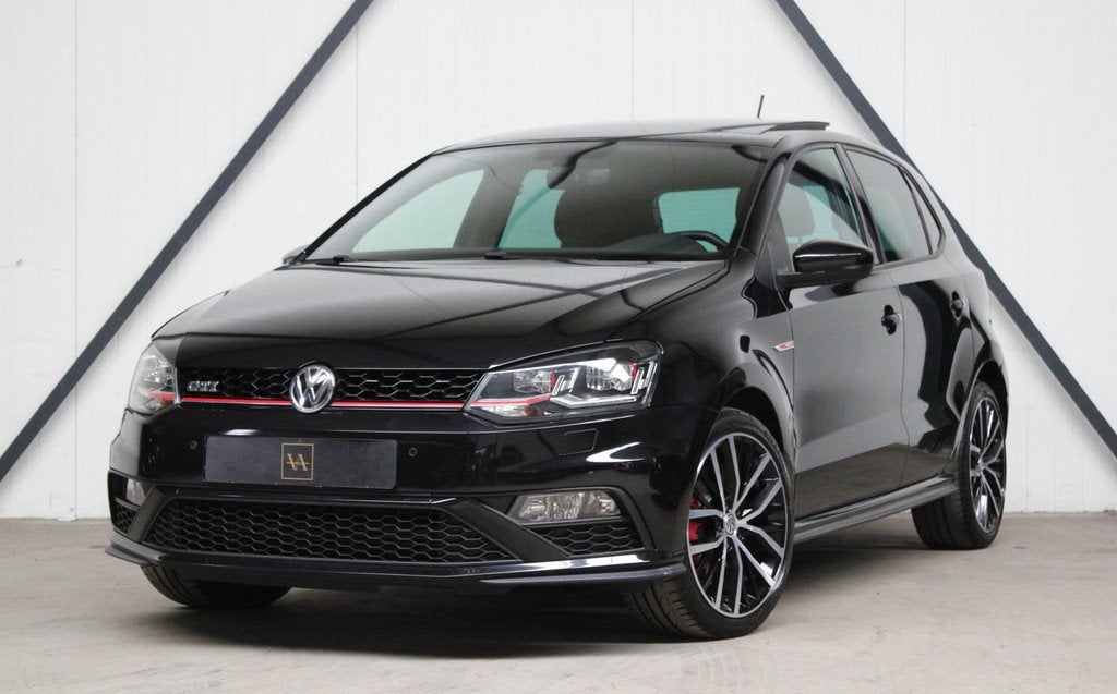 Volkswagen Polo 1.8 TSI GTI l Panoramadak l Camera l NAVI l, Auto's, Volkswagen, Stof, Zwart, Zwart, Origineel Nederlands