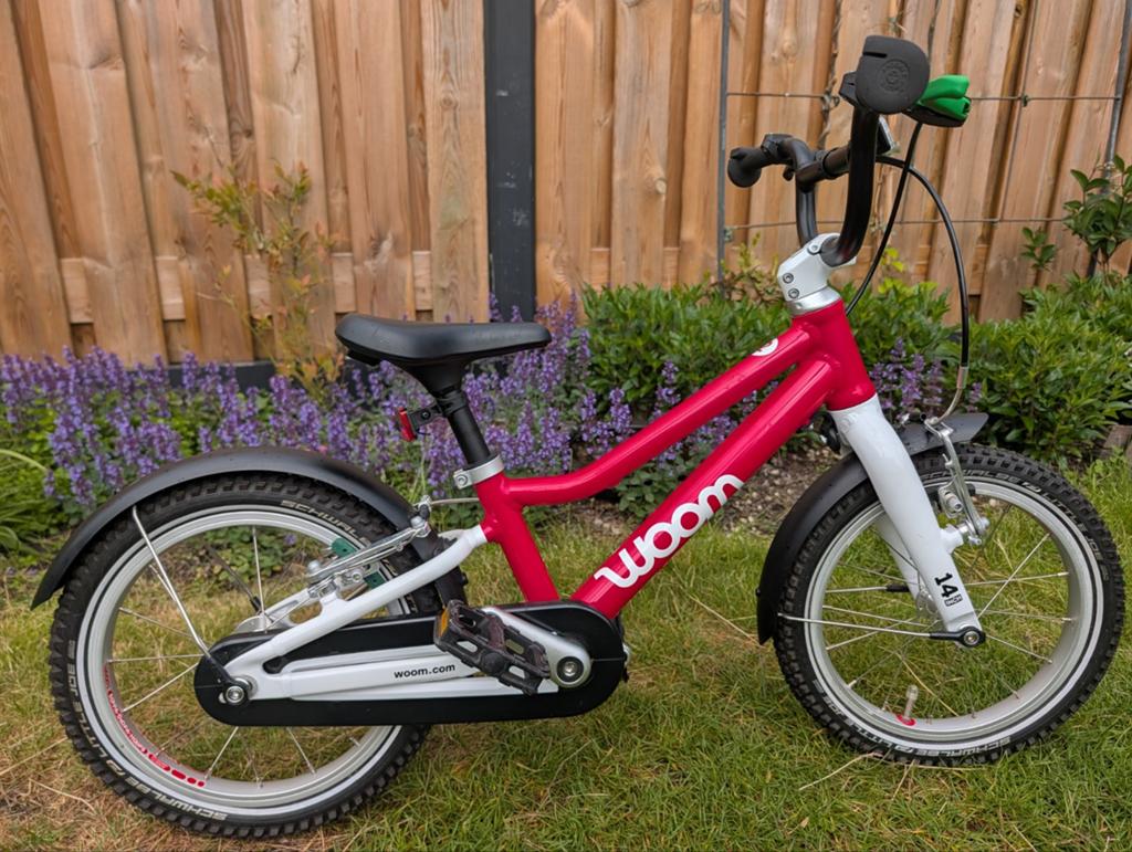 Woom 2 - Hot Pink - Uitstekende staat., Fietsen en Brommers, Ophalen, Velgrem, Woom, Minder dan 16 inch