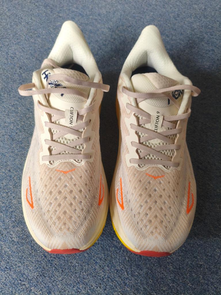 Niuwe Hoka Clifton 9  maat 44, Sport en Fitness, Loopsport en Atletiek, Ophalen of Verzenden, Hardloopschoenen, Overige merken
