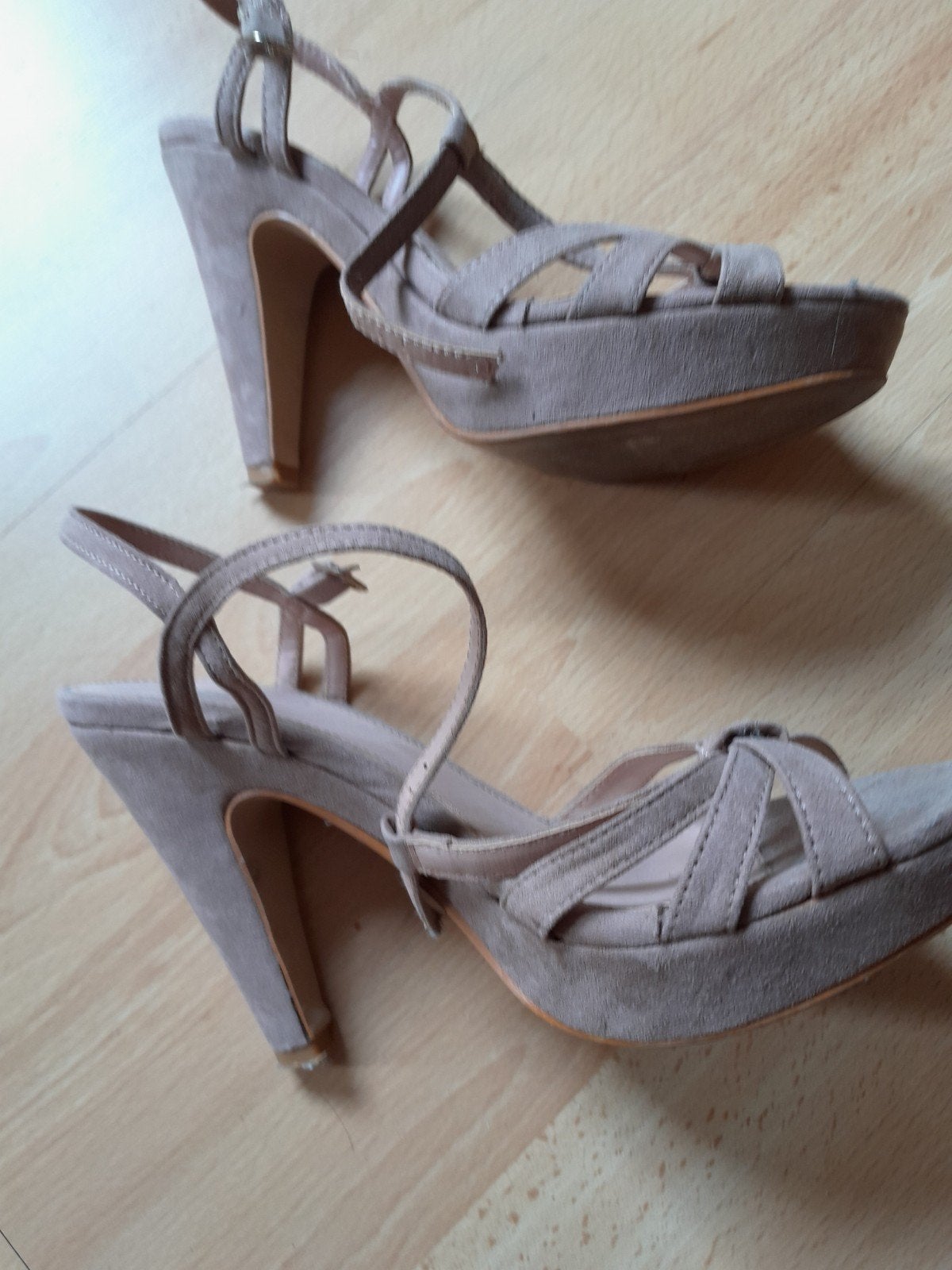 Beige pumps sandalen maat 39, Verzenden, Beige, Sandalen of Muiltjes, Zo goed als nieuw
