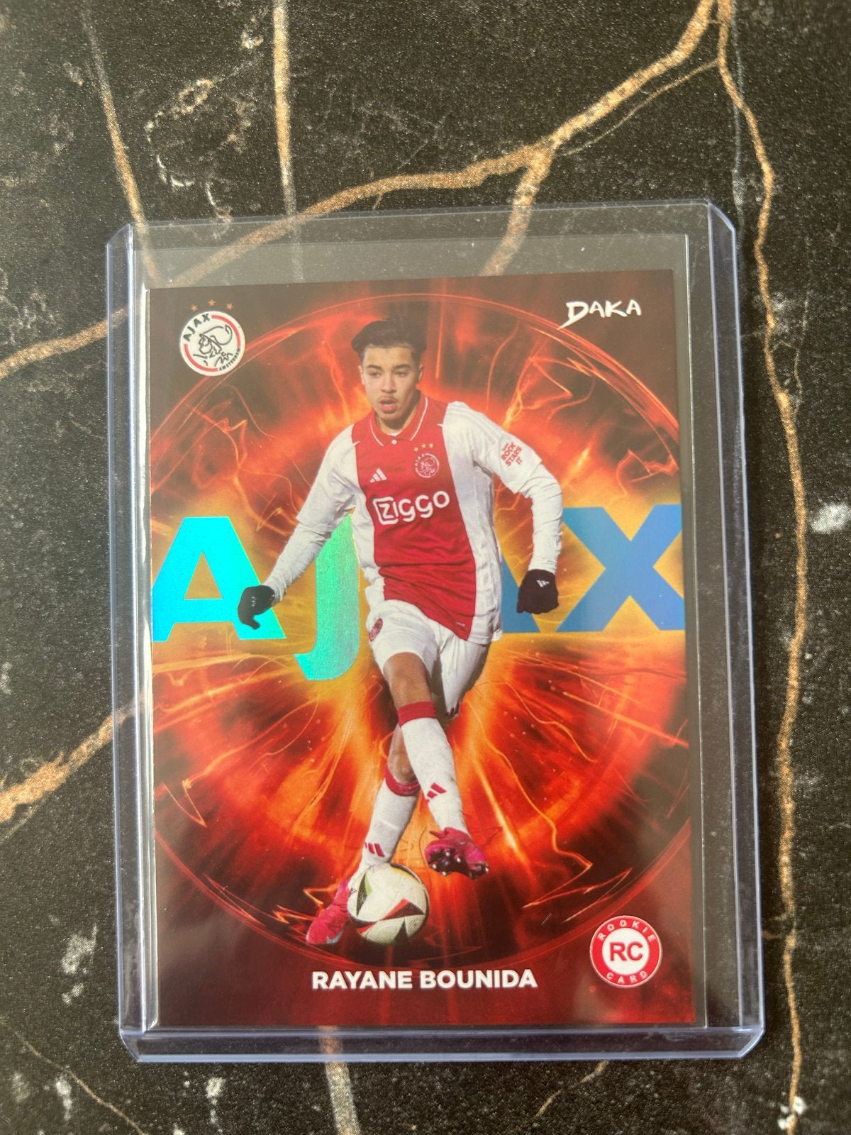 Rayane Bounida 1/1 DAKA Ajax Rookie Gold One of One, Verzamelen, Ophalen of Verzenden, Nieuw, Ajax, Spelerskaart