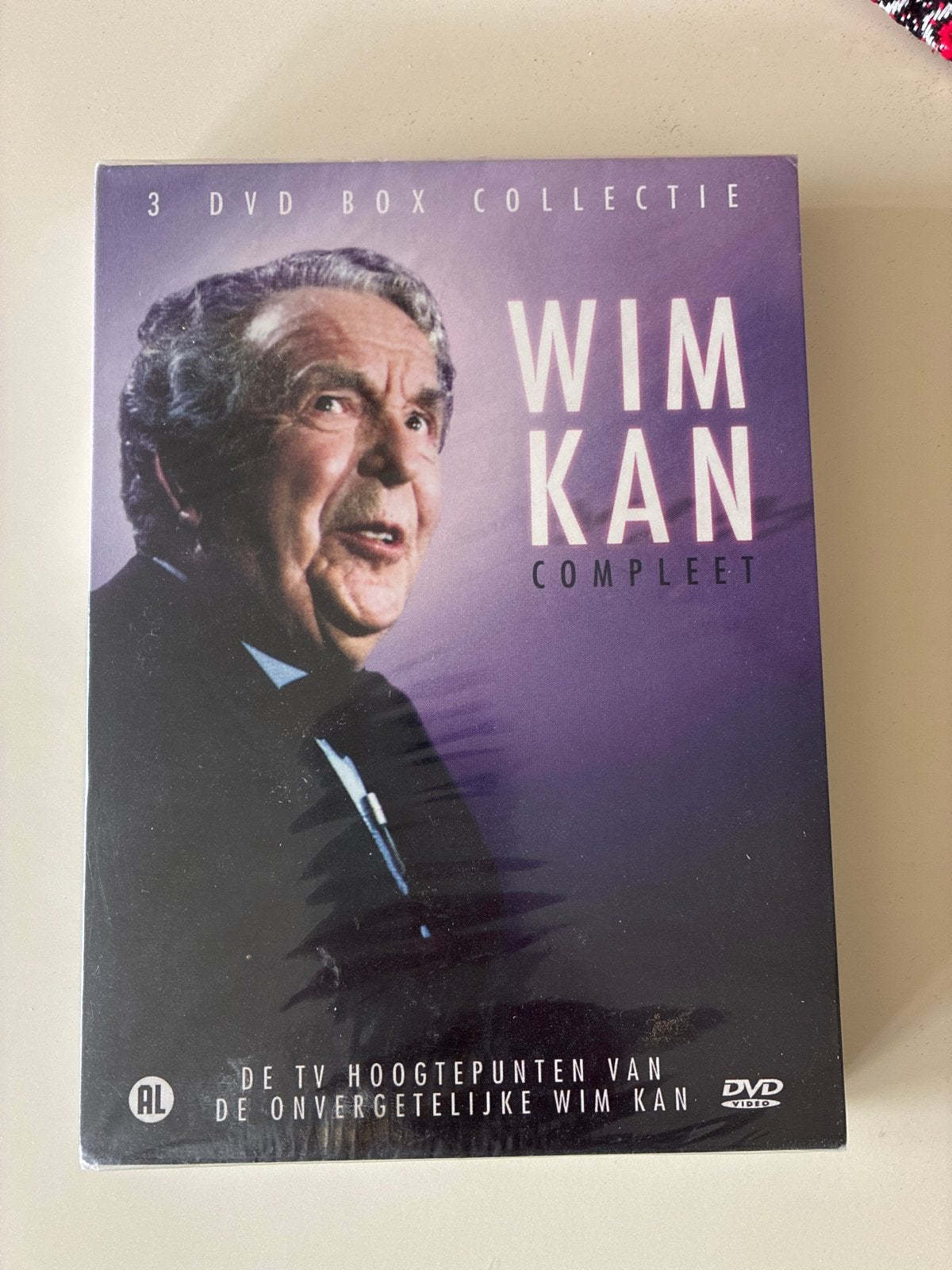 Wim Kan Compleet - 3 DVD Box Collectie (Nieuw in plastic), Cd's en Dvd's, Alle leeftijden, Ophalen of Verzenden, Nieuw in verpakking