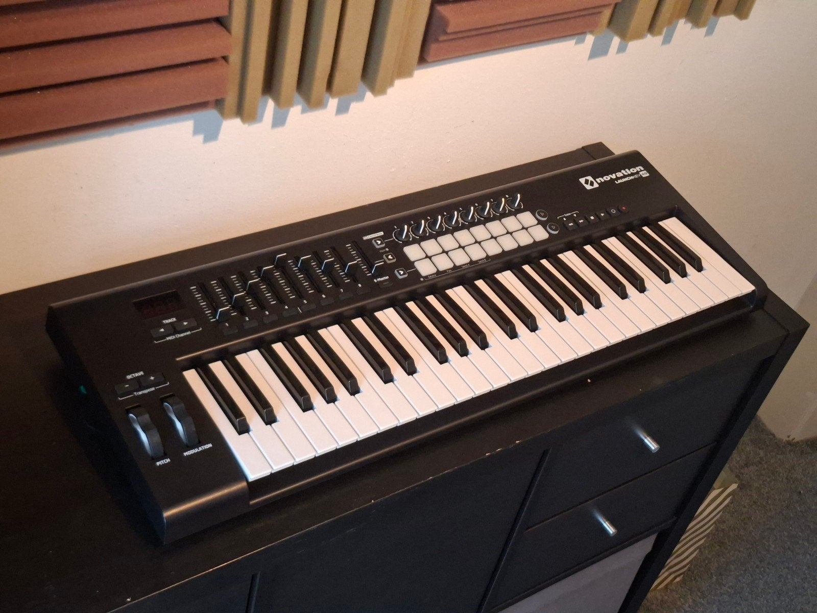 Novation Launchkey 49 MIDI Keyboard Controller, Ophalen of Verzenden, Zo goed als nieuw, Midi-aansluiting, 49 toetsen
