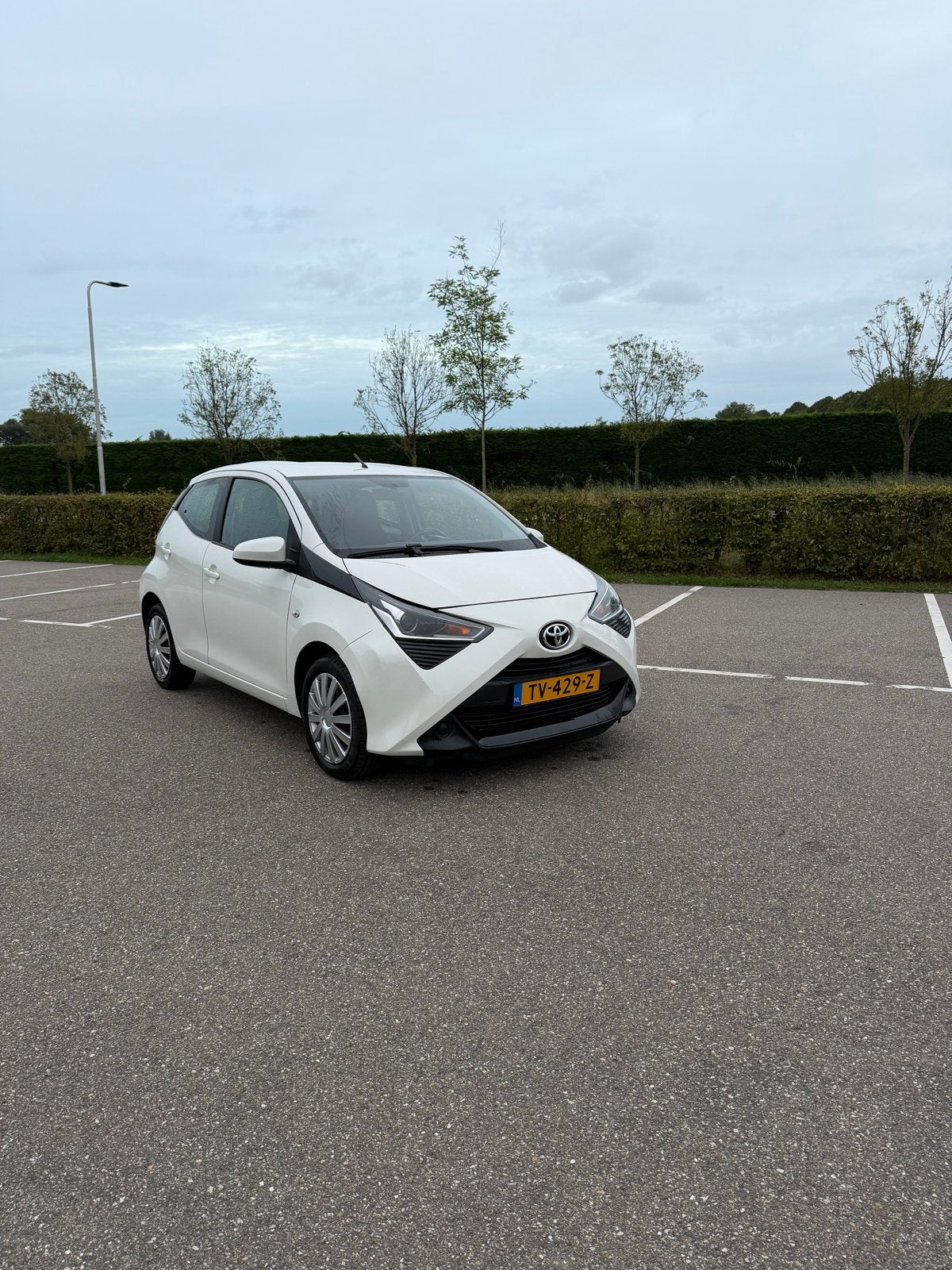 Toyota Aygo 1.0 Vvt-i X-Play 5D 2018 Wit, Auto's, Voorwielaandrijving, 4 stoelen, Wit, Origineel Nederlands
