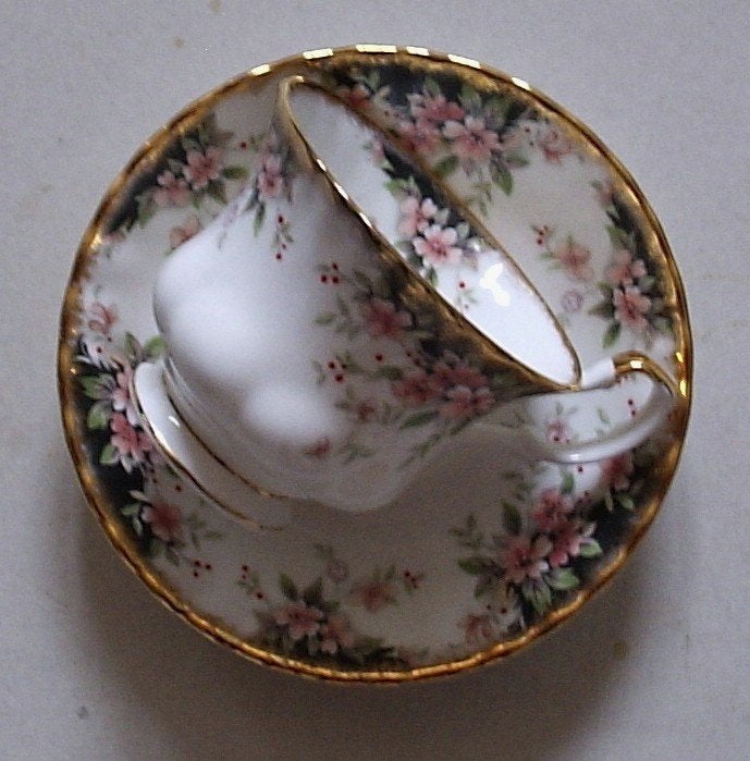 Beeldige kop en schotel Royal Albert - Braemar, Antiek en Kunst, Antiek | Servies los, Verzenden