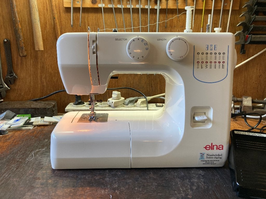 Elna 1000 - Startersnaaimachine IN NIEUWSTAAT, Overige merken, Zwitserland, Ophalen of Verzenden, Elna