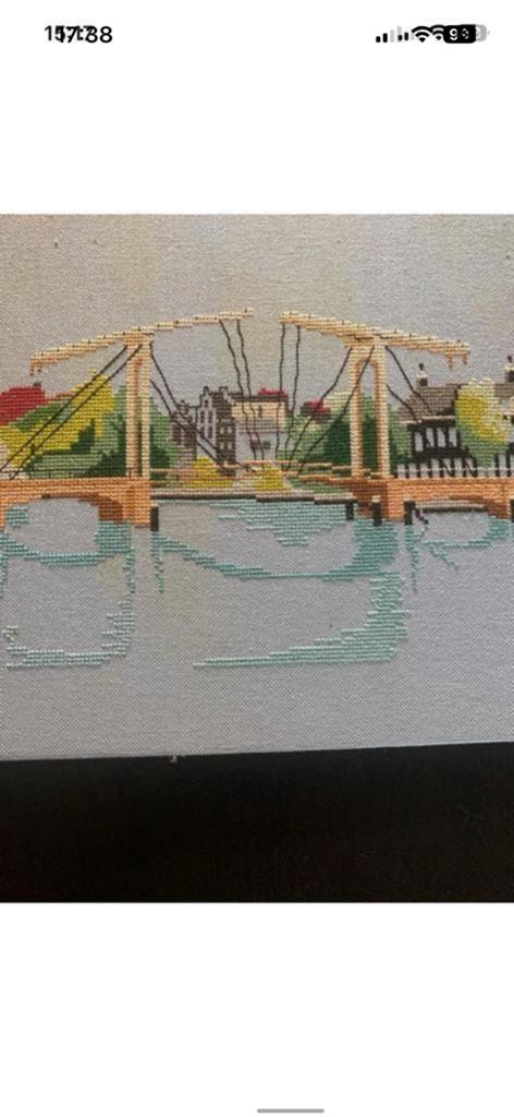 Borduurwerk Magere Brug Amsterdam op dunne plaat 77x36cm, Overige typen, Ophalen of Verzenden, Zo goed als nieuw, 75 tot 100 cm