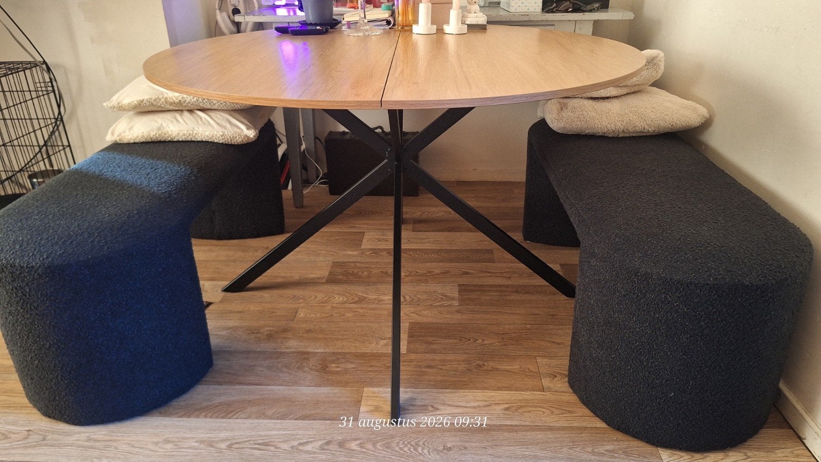 Ronde eettafel ideaal voor kleine ruimte, Ophalen, Modern, Scandinavisch, Rond, Zo goed als nieuw