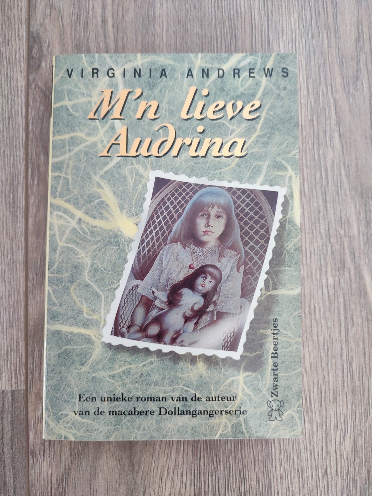 M'n lieve Audrina - Virginia Andrews (Zwarte Beertjes), Ophalen of Verzenden, Gelezen, Virginia Andrews, Nederland