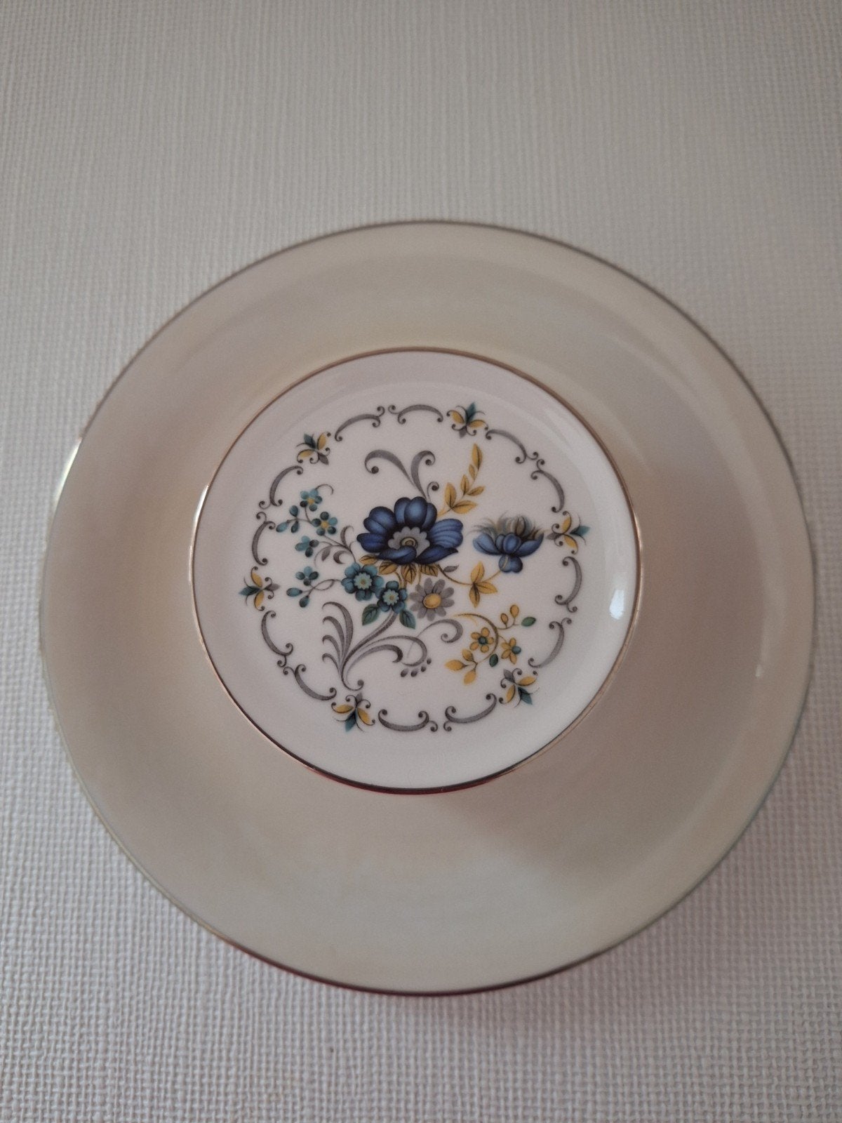 Porseleinen petit four/klein gebakstel., Ophalen