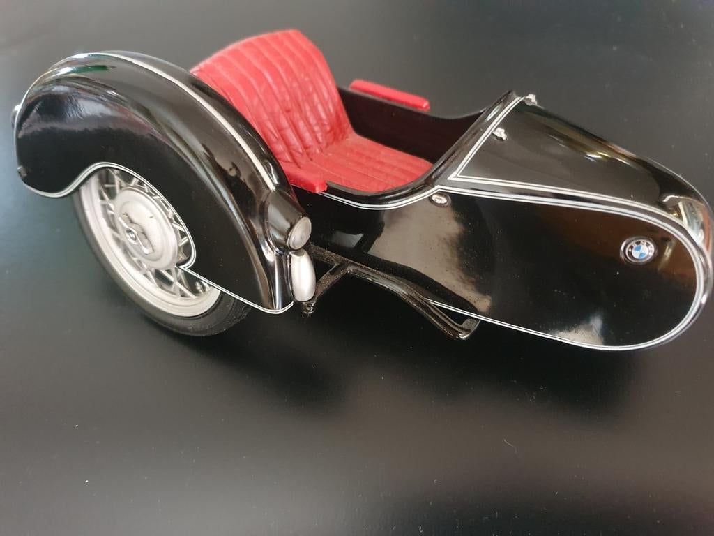 B.M.W.motorzijspan schuco 1:10, Hobby en Vrije tijd, Ophalen of Verzenden, 1:50 of kleiner, Tank, Overige merken