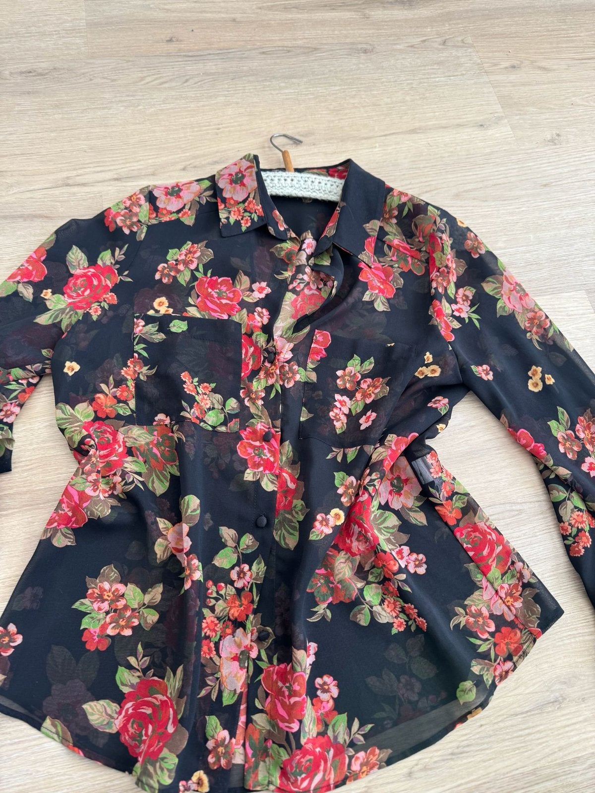 Zwarte bloemenblouse van Zara, maat M, Ophalen of Verzenden, Zo goed als nieuw, Maat 38/40 (M), Zwart