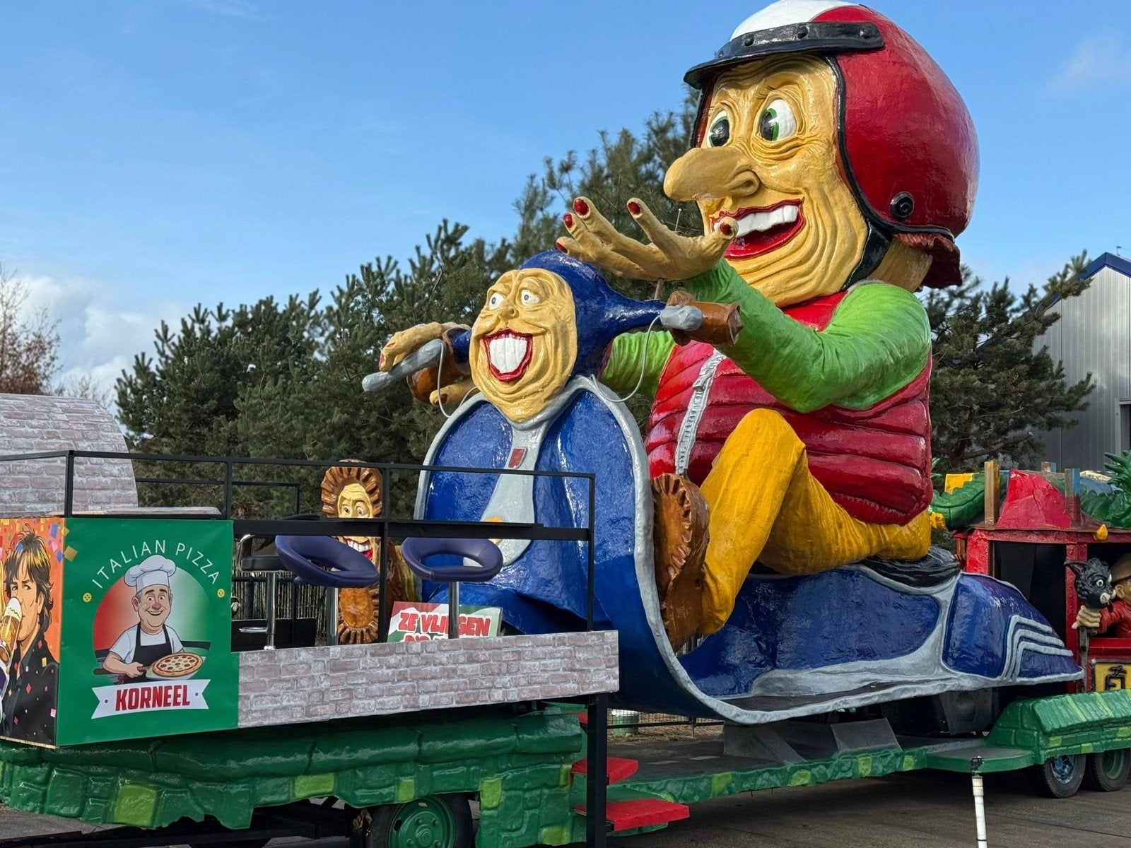 carnavalswagen, Hobby en Vrije tijd, Overige Hobby en Vrije tijd, Ophalen, Gebruikt