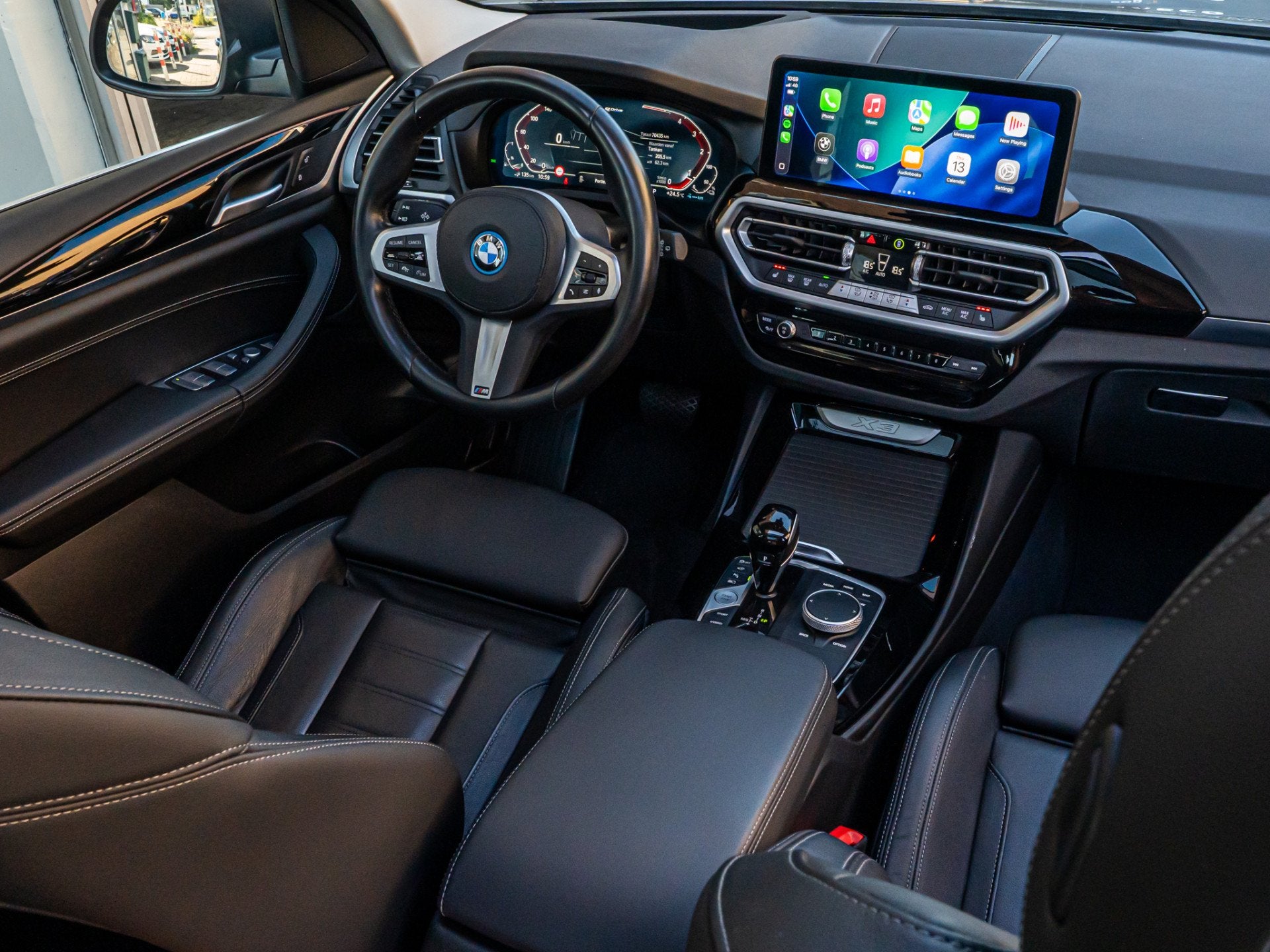 BMW X3 xDrive30e Business Edition Plus PANO HUD 20 INCH 360, Automaat, Gebruikt, Euro 6, 2000 kg