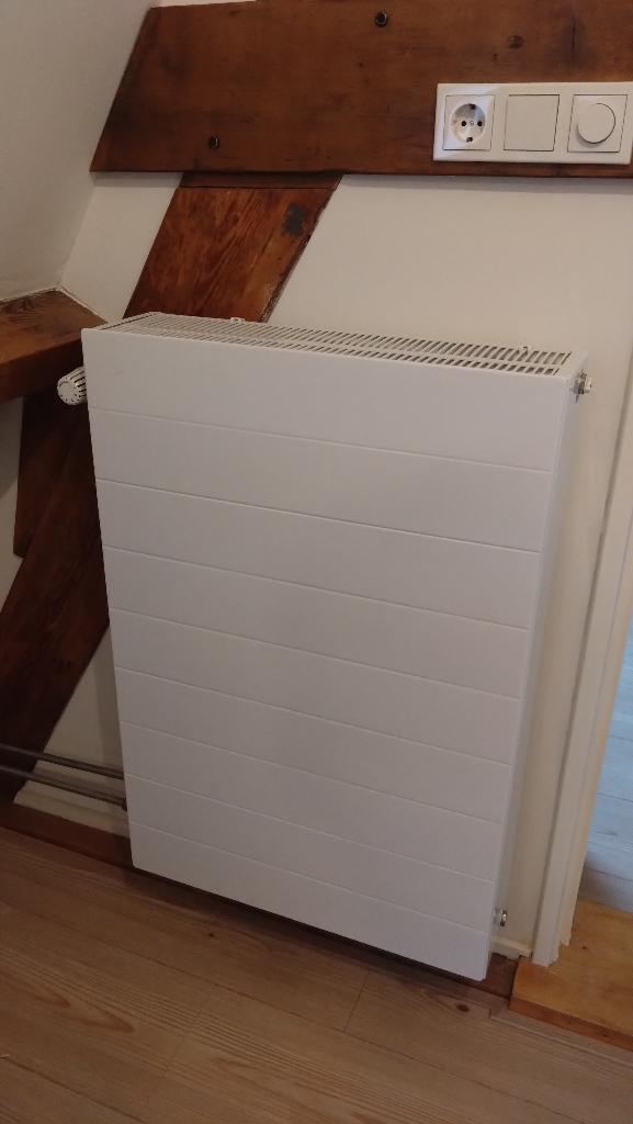 Innovia paneelradiator, Ophalen, Radiator, Zo goed als nieuw, 60 tot 150 cm