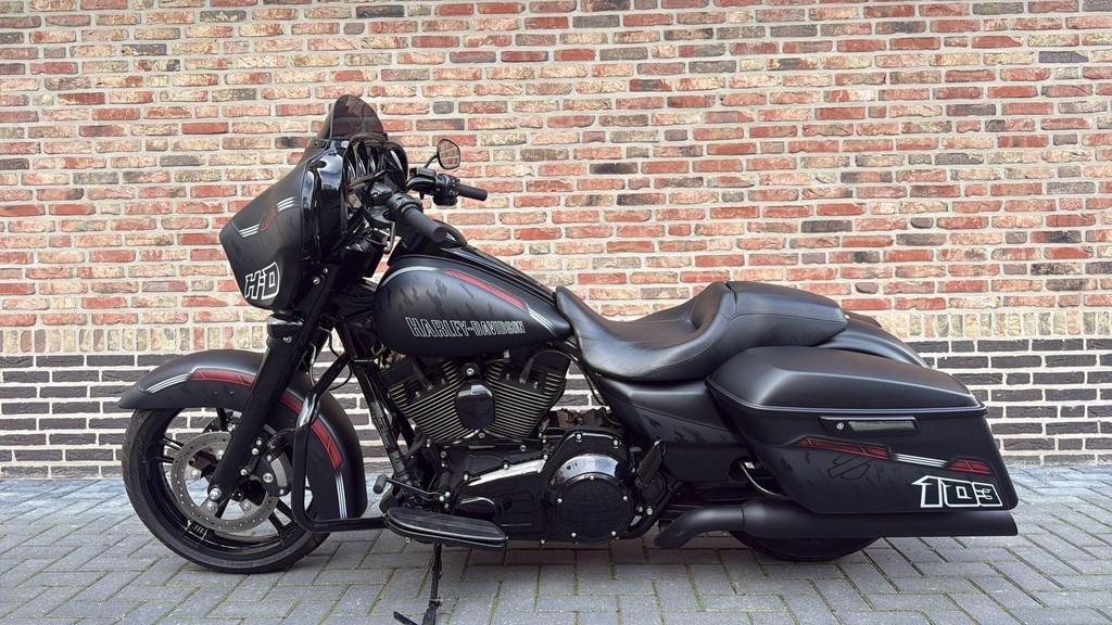 Harley Davidson 103 FLHXS Street Glide Special streetglide, Motoren, Laan van Vredenoord 33
2289 DA  Rijswijk, NL, 1690 cc, H-DCUSTOMERSERVICE@Harley-Davidson.com