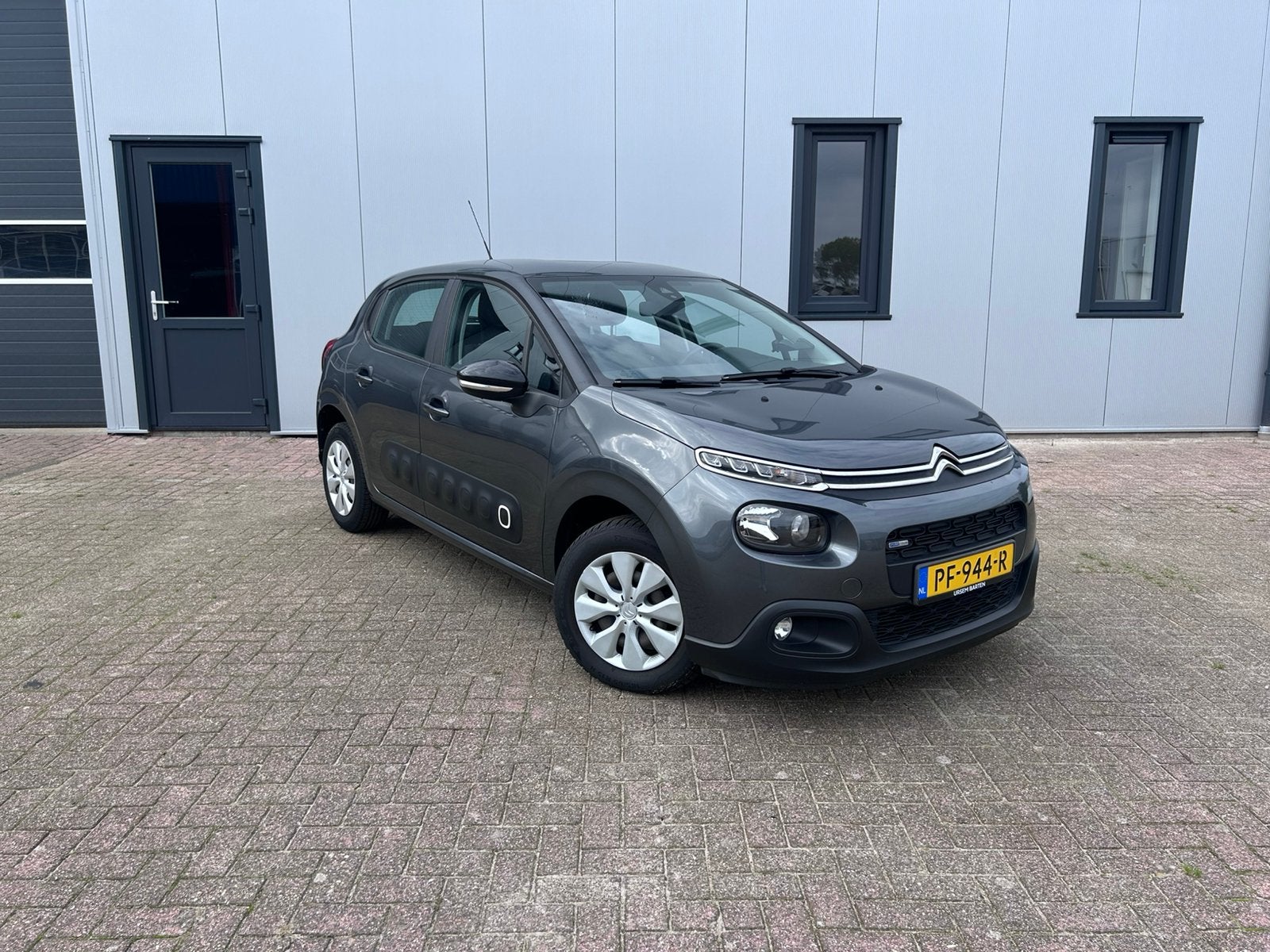 Citroën C3 1.2 Puretech 82pk 2017 Grijs, Voorwielaandrijving, 450 kg, 40 €/maand, 1199 cc