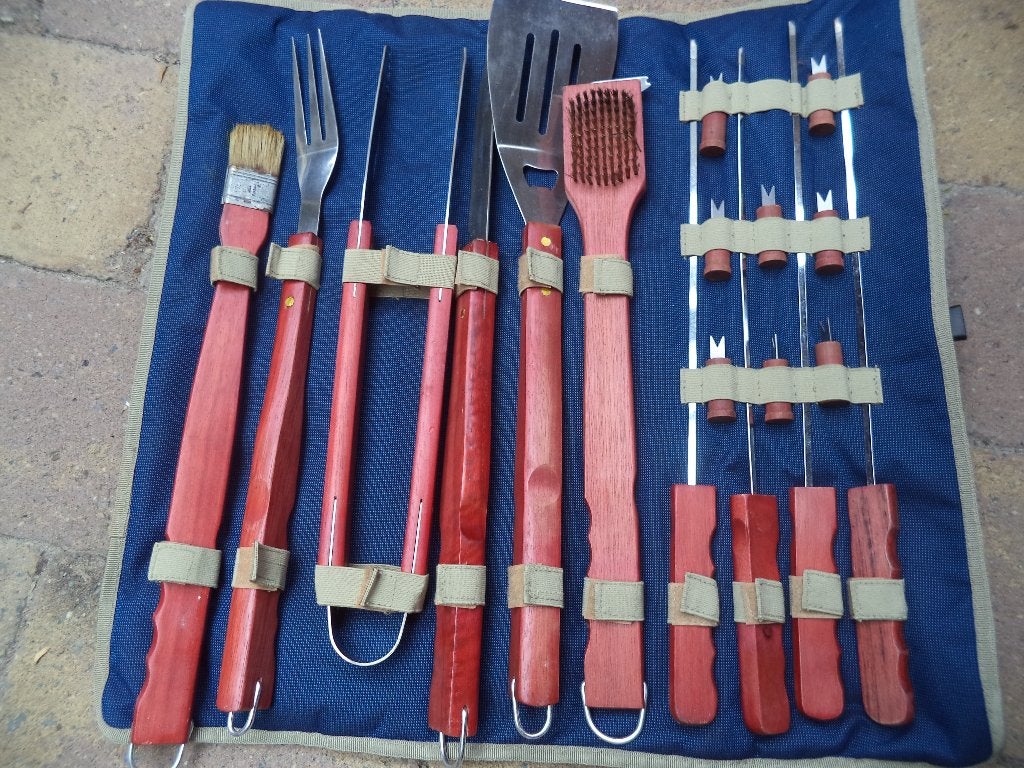 2 barbeau sets, Tuin en Terras, Barbecue-accessoires, Ophalen of Verzenden, Zo goed als nieuw