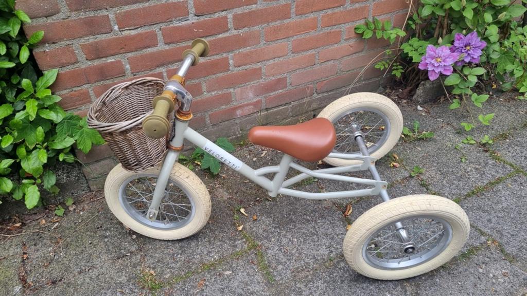 Veloretti loopfiets met drie wielen en mandje, Ophalen, Gebruikt, Veloretti, Verstelbare zitting