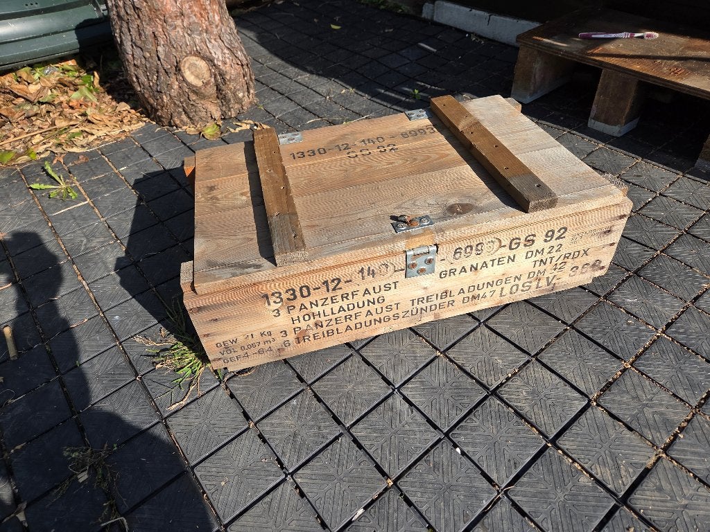 Legerkist panzerfaust, Verzamelen, Ophalen, Landmacht, Nederland, Kist of Geocache