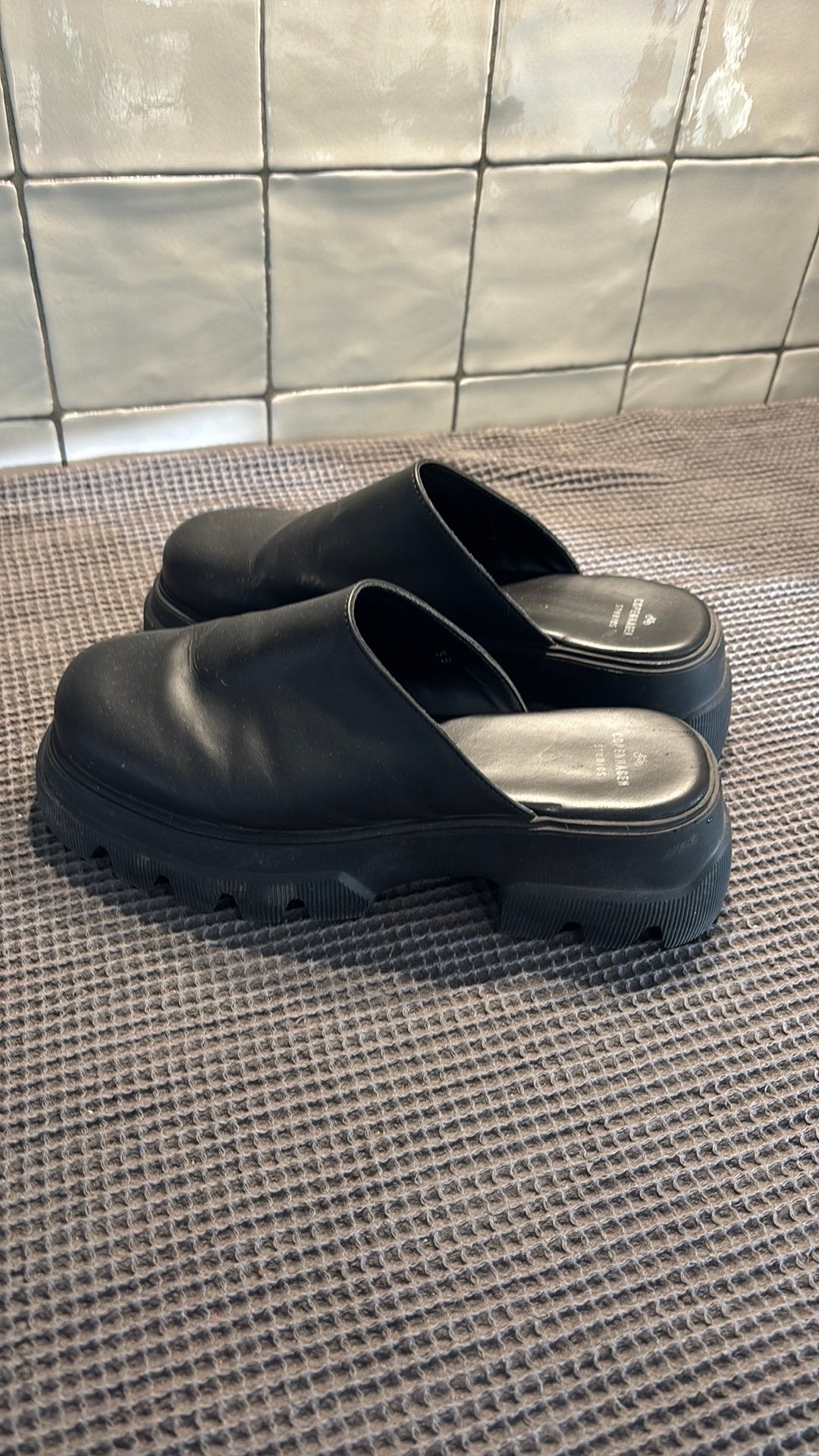 Copenhagen muiltjes, Kleding | Dames, Zwart, Zo goed als nieuw, Sandalen of Muiltjes, Ophalen of Verzenden