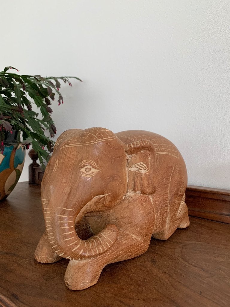 Massief houten beeld olifant, Verzamelen, Beelden en Beeldjes, Ophalen, Zo goed als nieuw, Dier