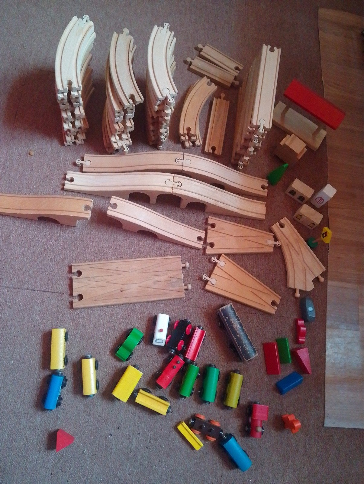 Grote houten treinbaan set met treinen en accessoires, Ophalen of Verzenden, Zo goed als nieuw, Overige typen