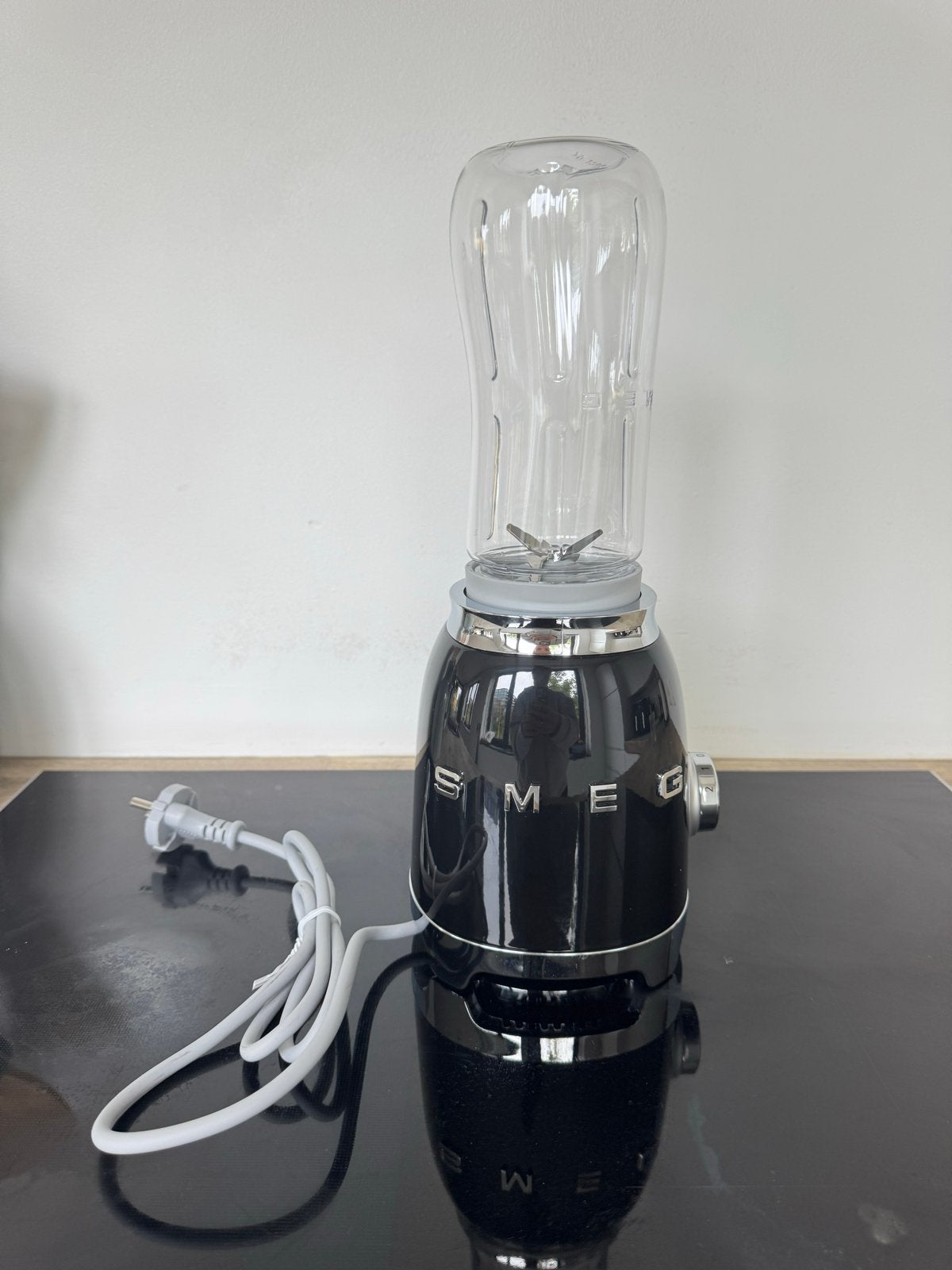 SMEG Personal Blender - Smoothie Blender To Go - Zwart, Witgoed en Apparatuur, 2 snelheden, Ophalen of Verzenden, Zo goed als nieuw