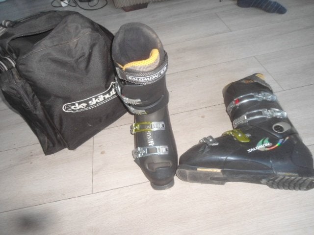 Salomon; Ski-schoenen / Sensi fit; maat 48, incl tas, Schoenen, Zo goed als nieuw, Skiën, Minder dan 100 cm