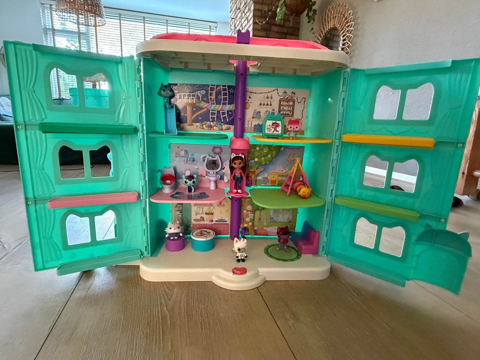 Gabby’s Doll house met extra’s, Kinderen en Baby's, Speelgoed | Poppenhuizen, Ophalen of Verzenden, Zo goed als nieuw, Poppenhuis