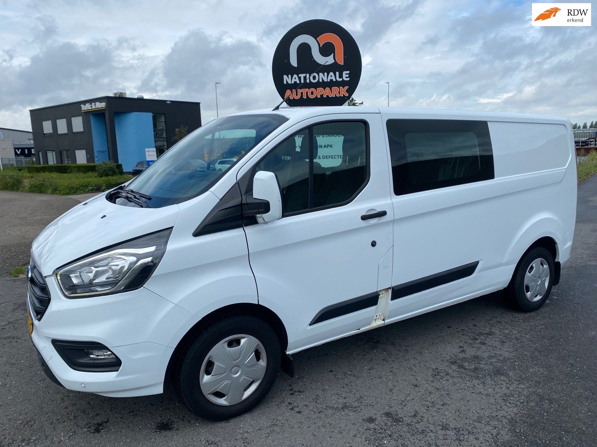 Ford Transit Custom 2018 * 320 2.0 TDCI L2H1 Trend DC * AIRC, Voorwielaandrijving, 15 km/l, Euro 6, 4 cilinders