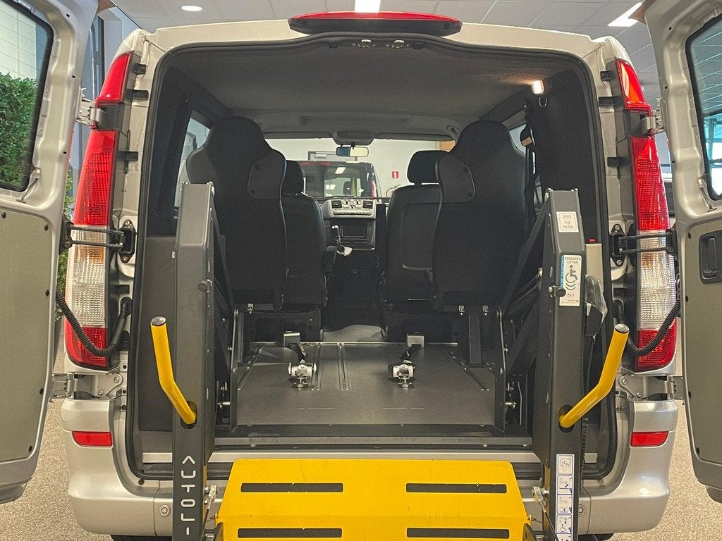 Mercedes-Benz Vito L2H1 Rolstoelbus Automaat, Auto's, Bestelauto's, Automaat, Gebruikt, 4 cilinders, 4 stoelen