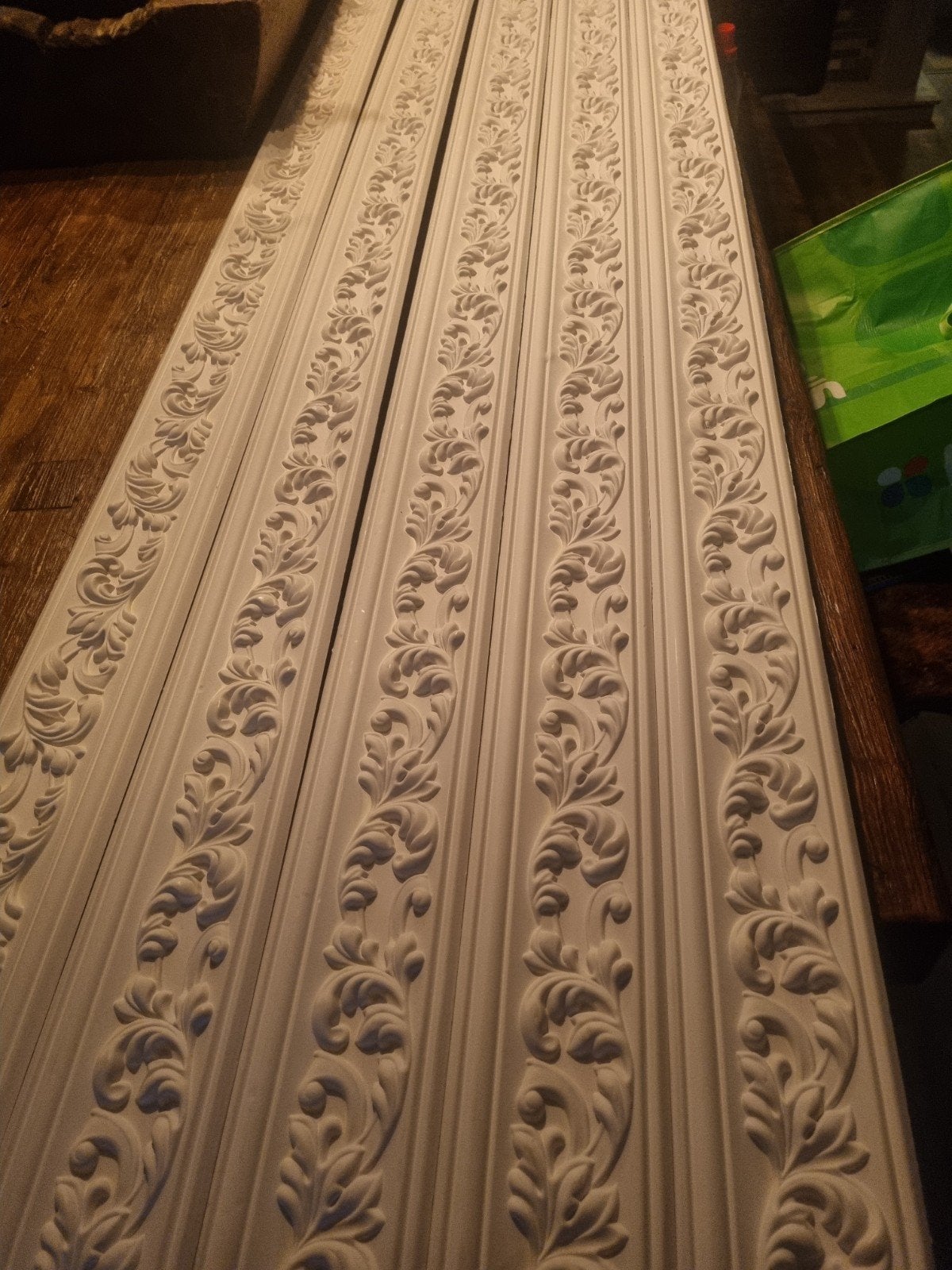 Te koop 10 Sierlijke plafondlijsten, Ophalen, Kunststof, Nieuw, 200 tot 250 cm