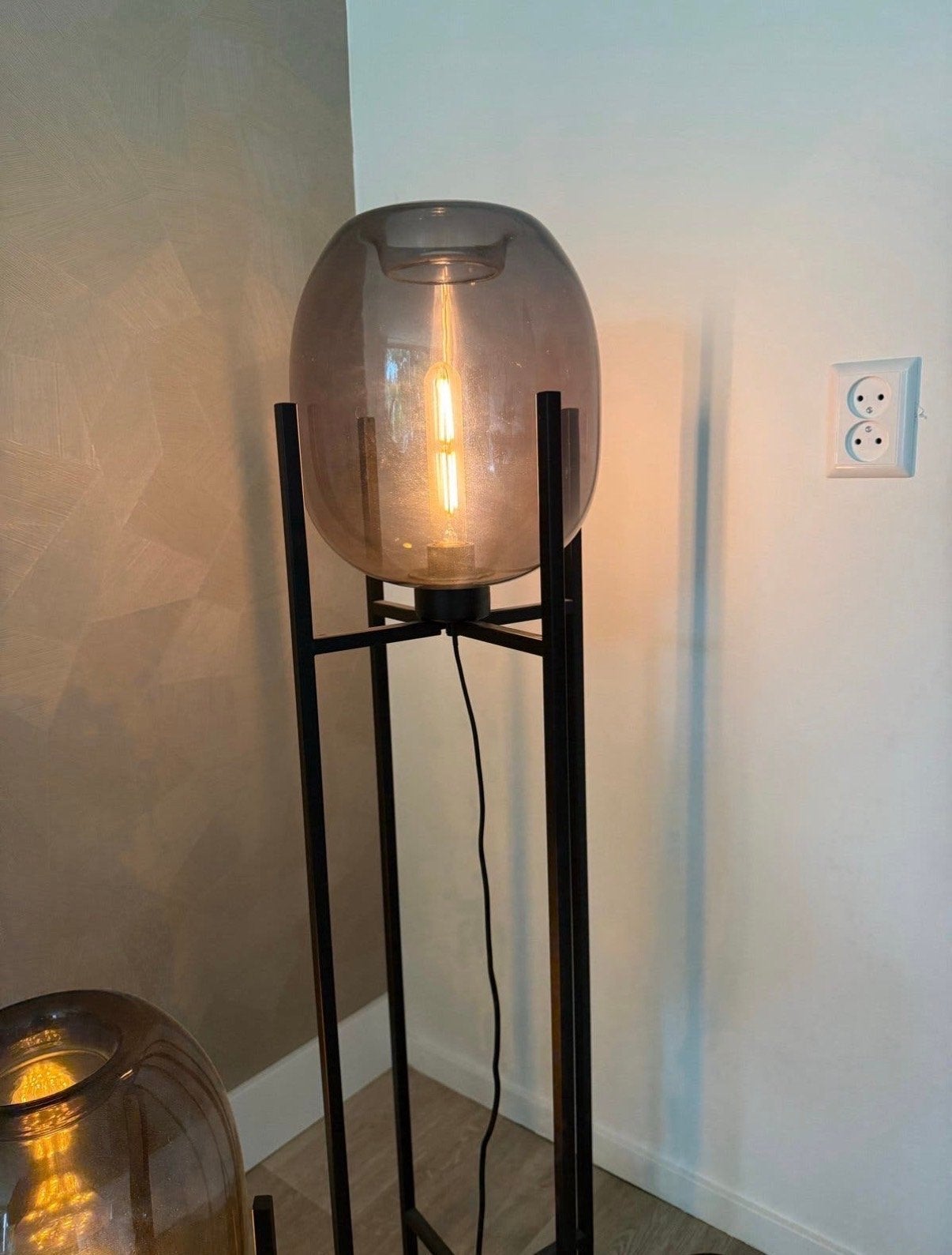 Set van 2 vloerlampen - Modern design met donker glas, Ophalen, 100 tot 150 cm, E27 (groot), Glas
