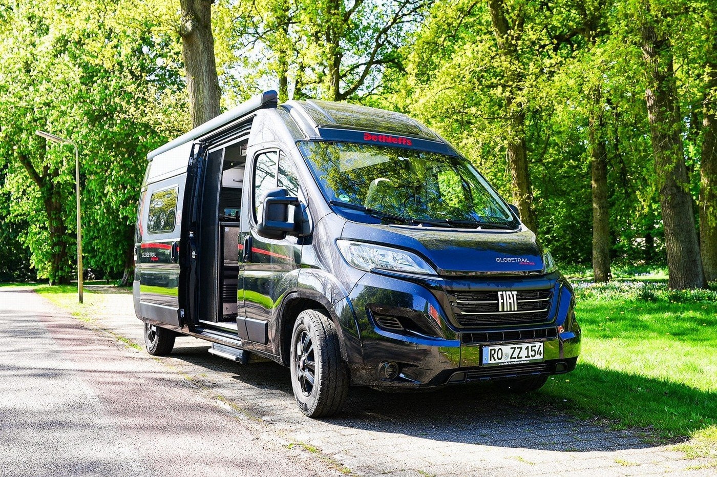 Dethleffs Globetrail Advantage 600 DS verwacht (bj 2024), Caravans en Kamperen, Buscamper of Camperbus, Tot en met 2, 6 tot 7 meter