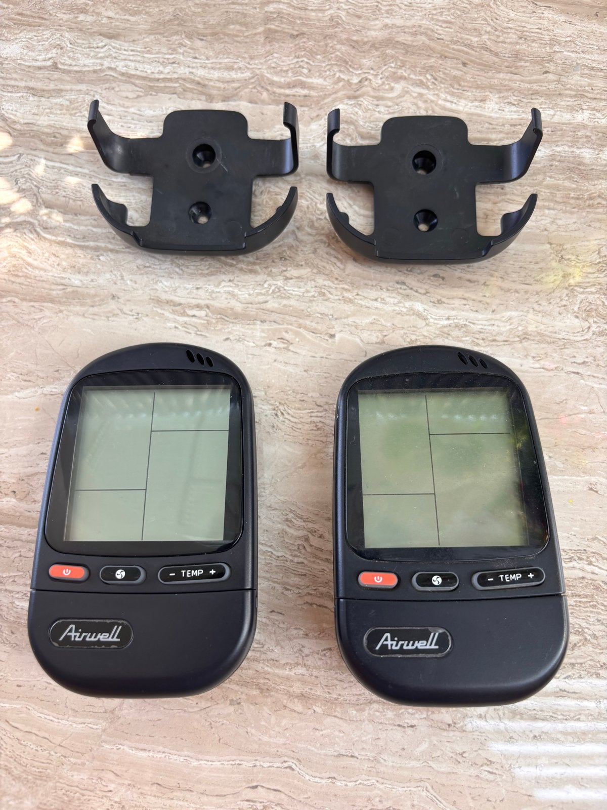 Airwell afstandsbedieningen met houders (2 stuks), Witgoed en Apparatuur, Airco's, Ophalen, Gebruikt, Minder dan 60 m³, 3 snelheden of meer