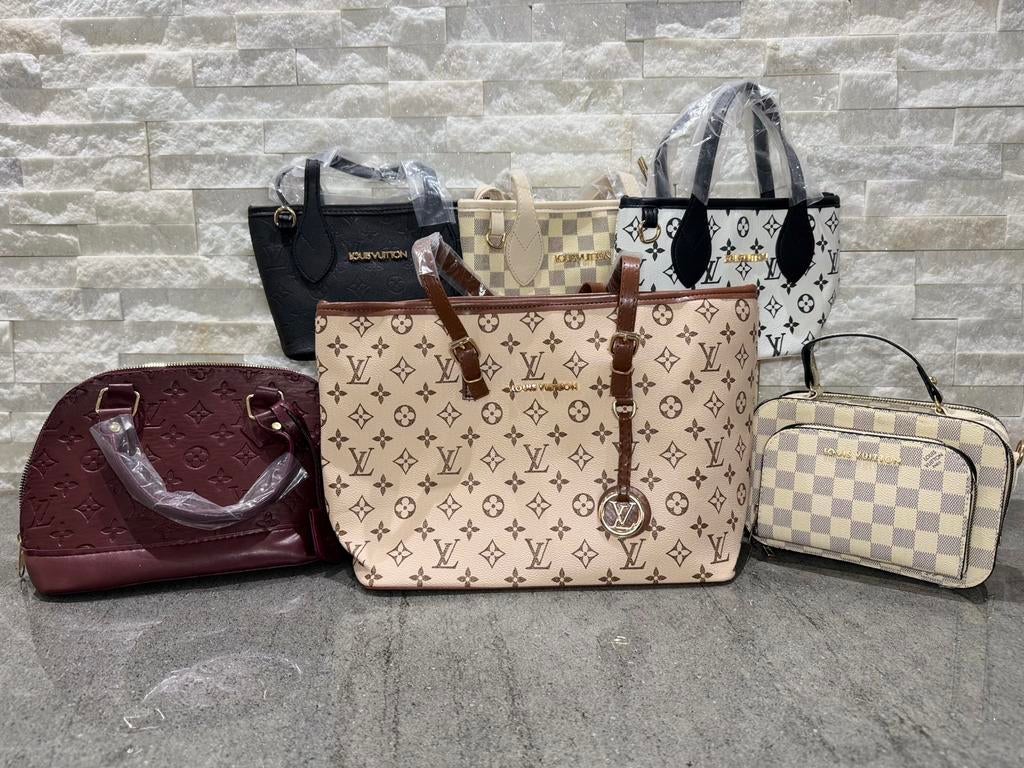 Verschillende tasjes, Sieraden, Tassen en Uiterlijk, Tassen | Damestassen, Ophalen of Verzenden, Nieuw, Overige kleuren, Avondtasje