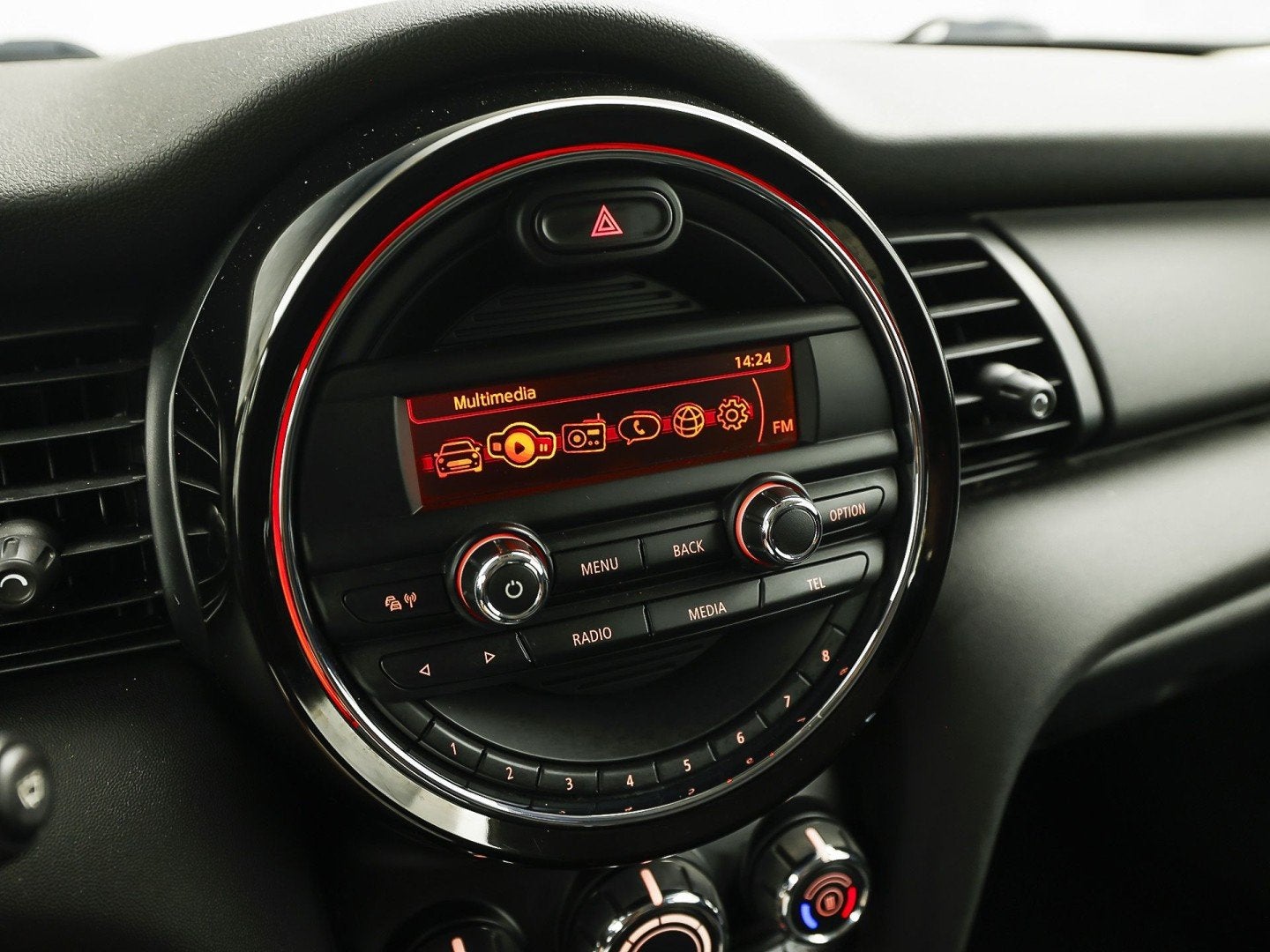 Foto 8 van MINI One 1.2 One Sport (AIRCO, STOELVERWARMING, BLUETOOTH, S
