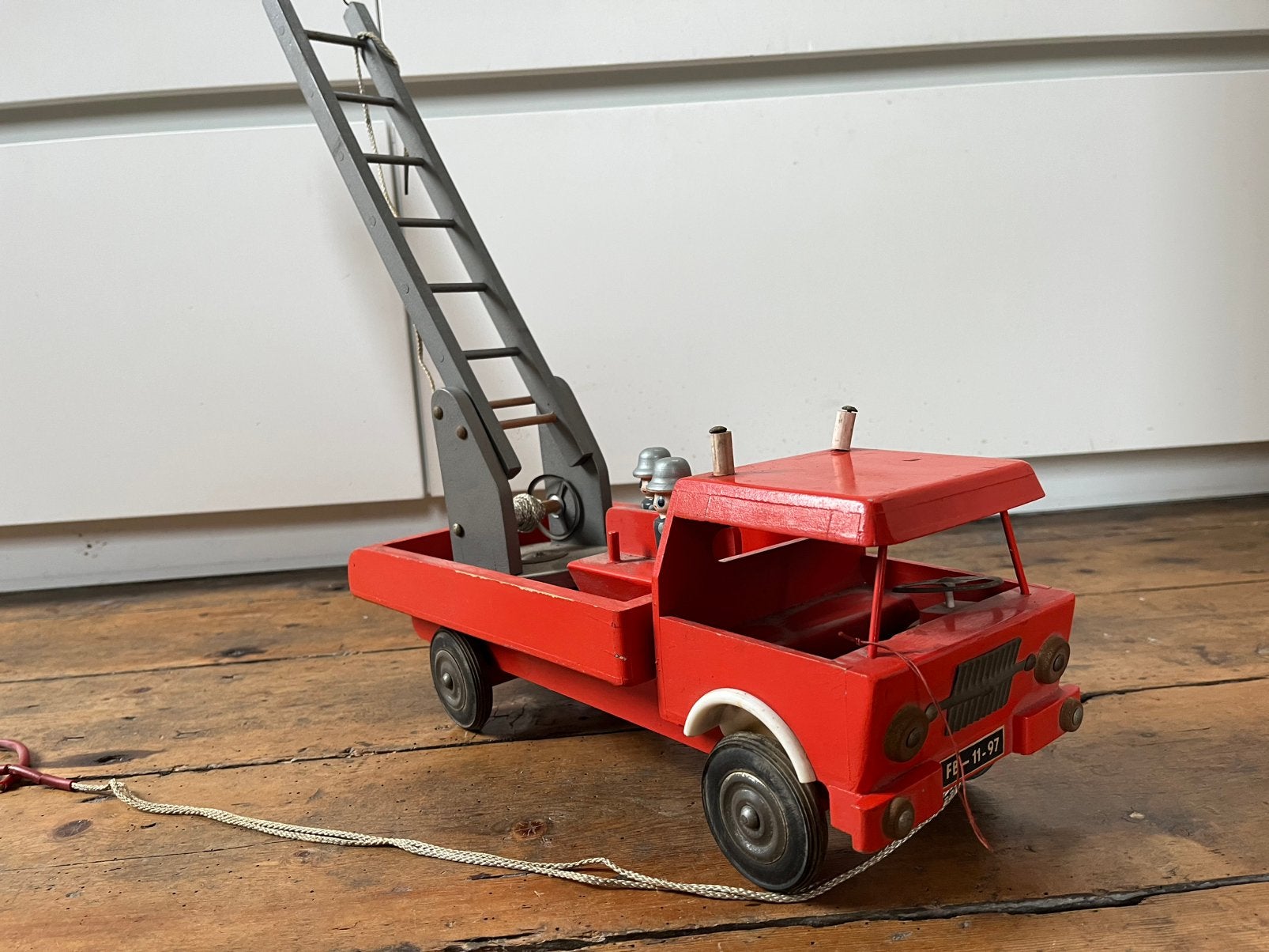 Oude houten brandweer auto, Antiek en Kunst, Antiek | Speelgoed, Ophalen of Verzenden