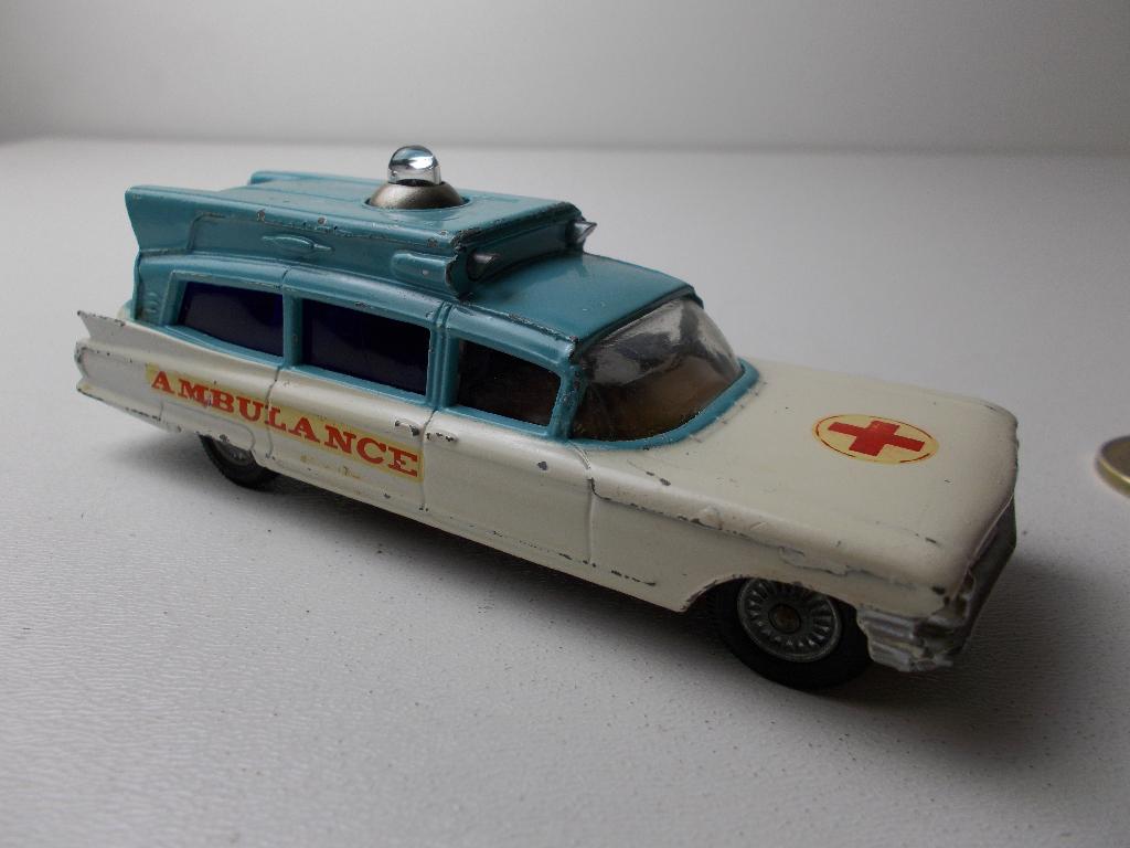 1965 Corgi Toys 437 SUPERIOR AMBULANCE ON CADILLAC CHASSIS-B