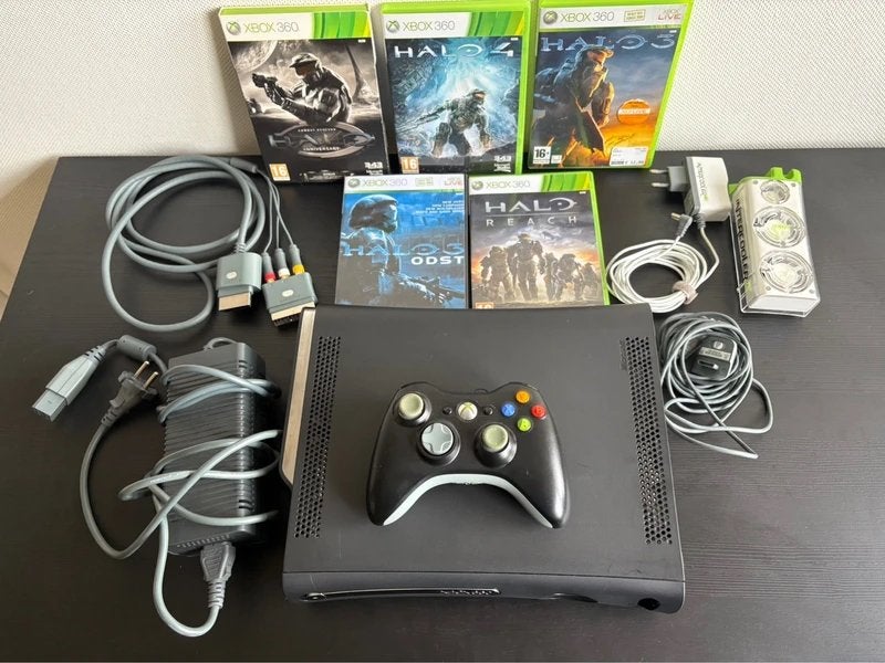 Xbox 360 Elite 120GB + Controller + 5 Halo Games + Kabels, Met games, 360 Elite of Super Elite, Verzenden, Zo goed als nieuw