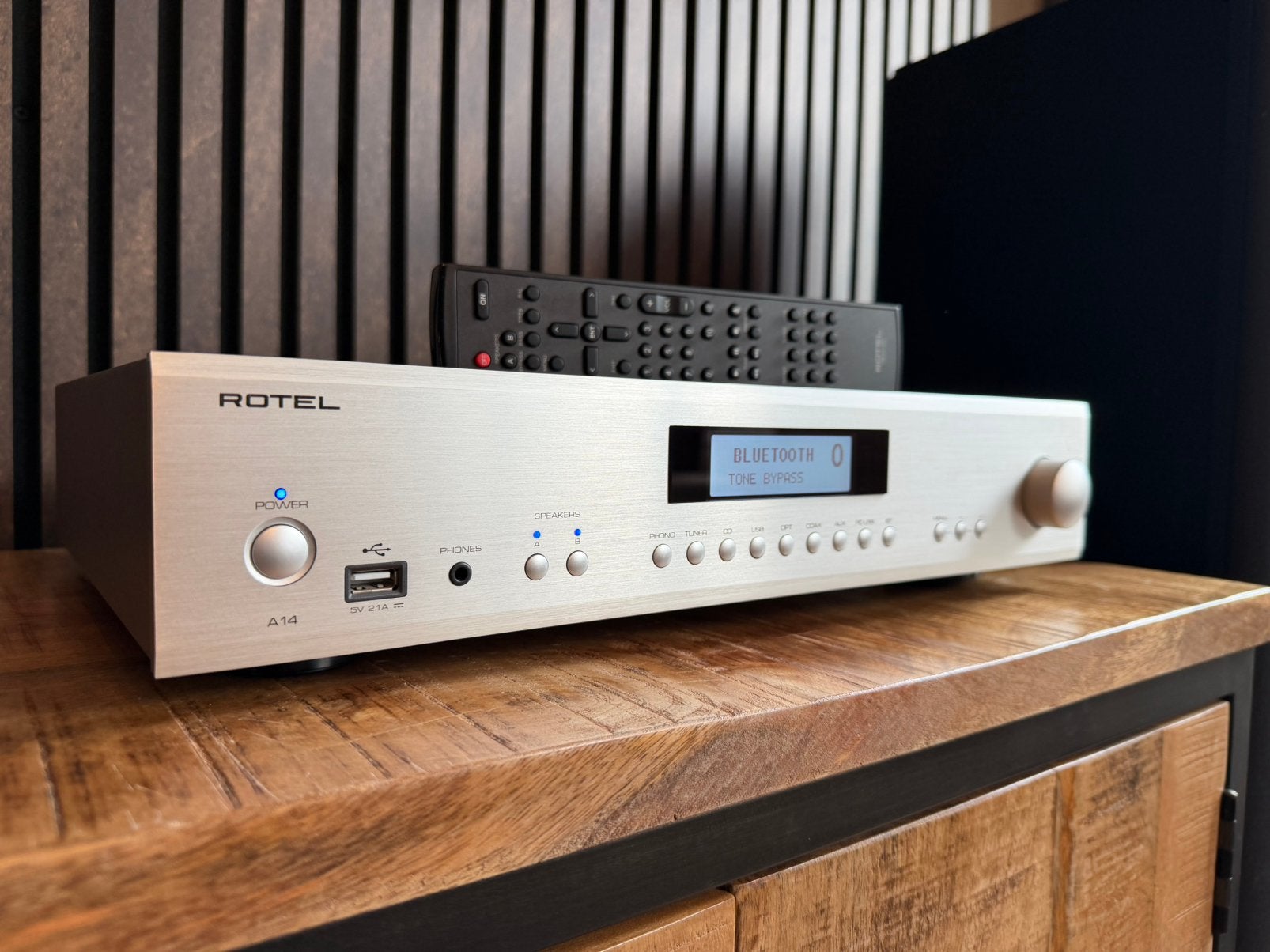 Mooie Rotel A14 Versterker met Phono-ingang en Bluetooth, Overige merken, Ophalen of Verzenden, Zo goed als nieuw, 60 tot 120 watt