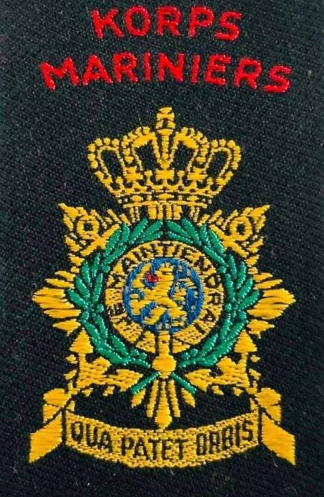 Korps Mariniers Mouw Embleem  OUD MODEL Brabants Weefsel, Verzenden, Marine, Nederland, Embleem of Badge