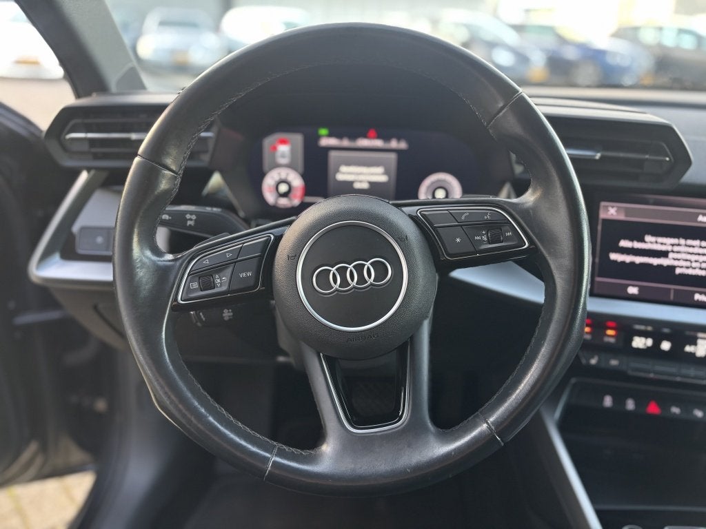 Audi A3 Limousine 30 TFSI basis, Auto's, Dealer onderhouden, Gebruikt, Euro 6, Leder